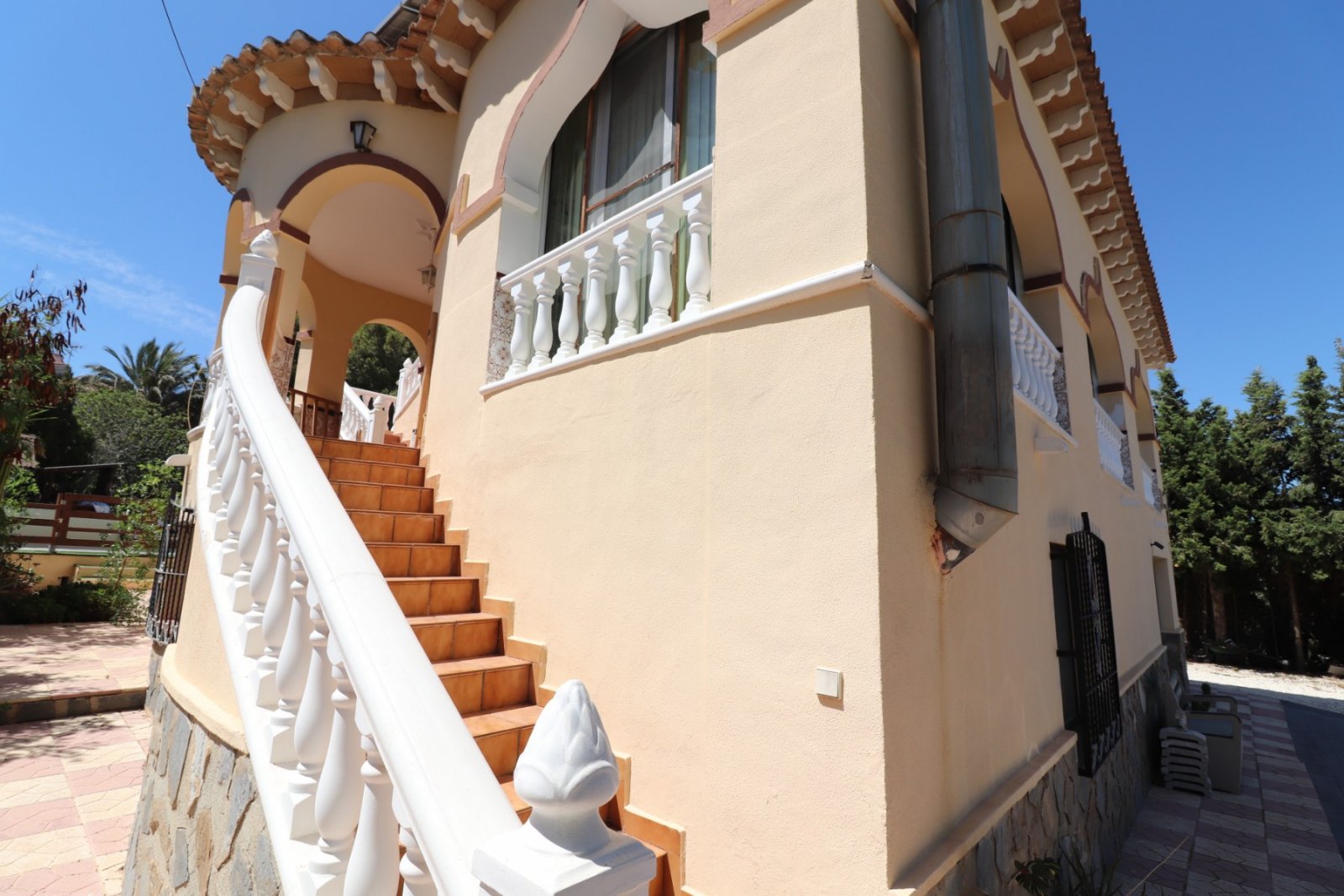 Stilvolle Villa mit privatem Gartenparadies
