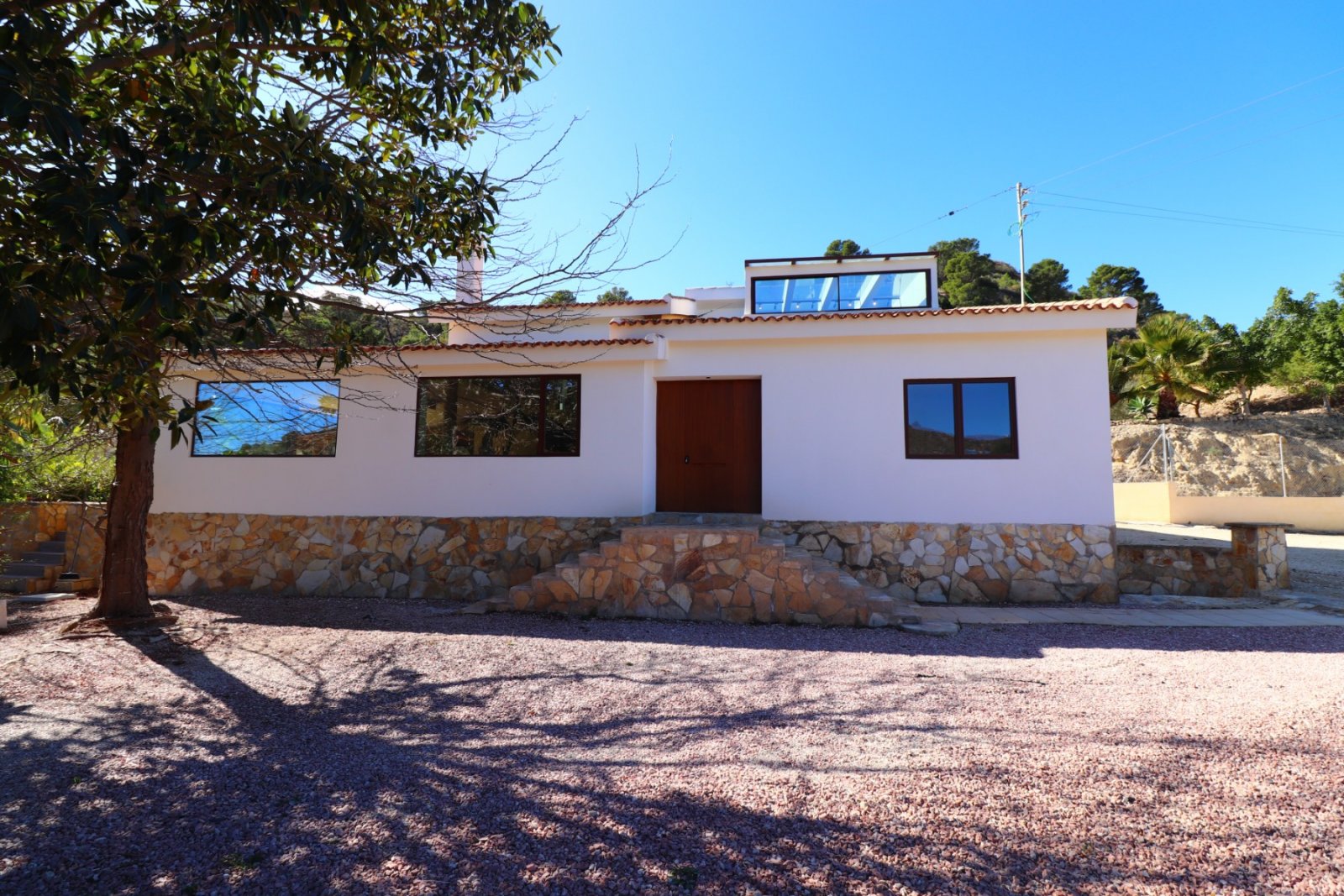Exklusive Landvilla mit Pool & Outdoor-Küche