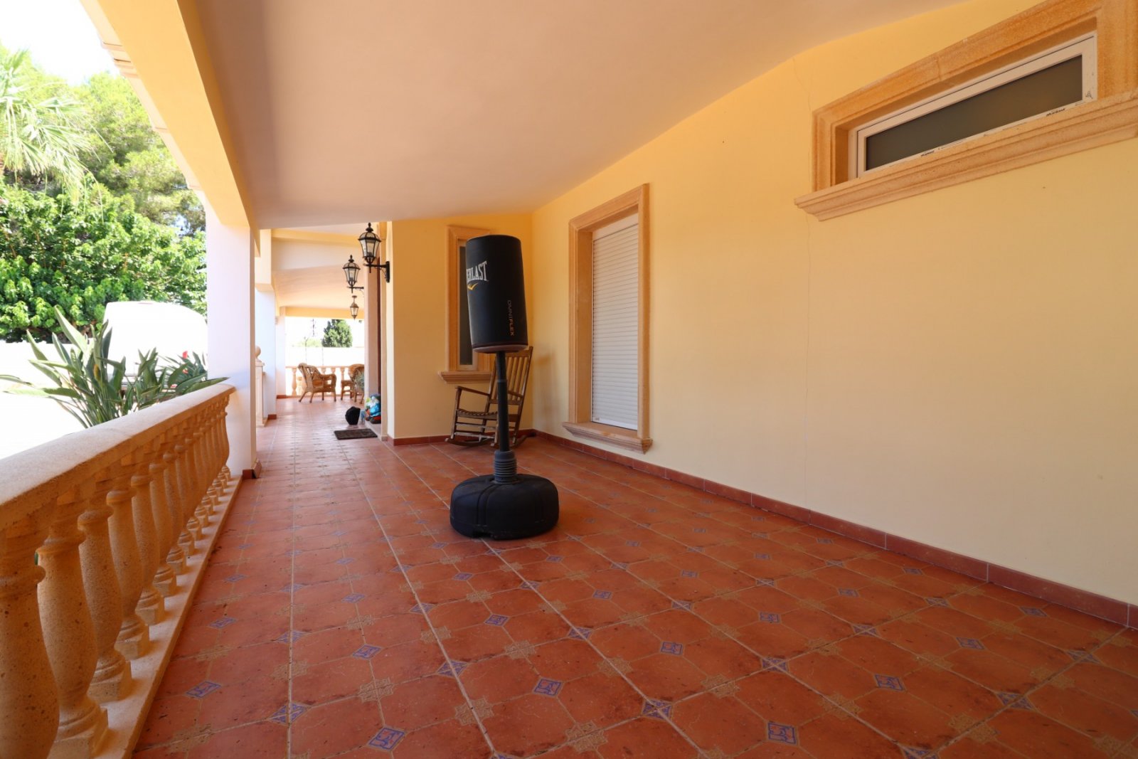 Charmante Landvilla mit Outdoor-Küche und Pool
