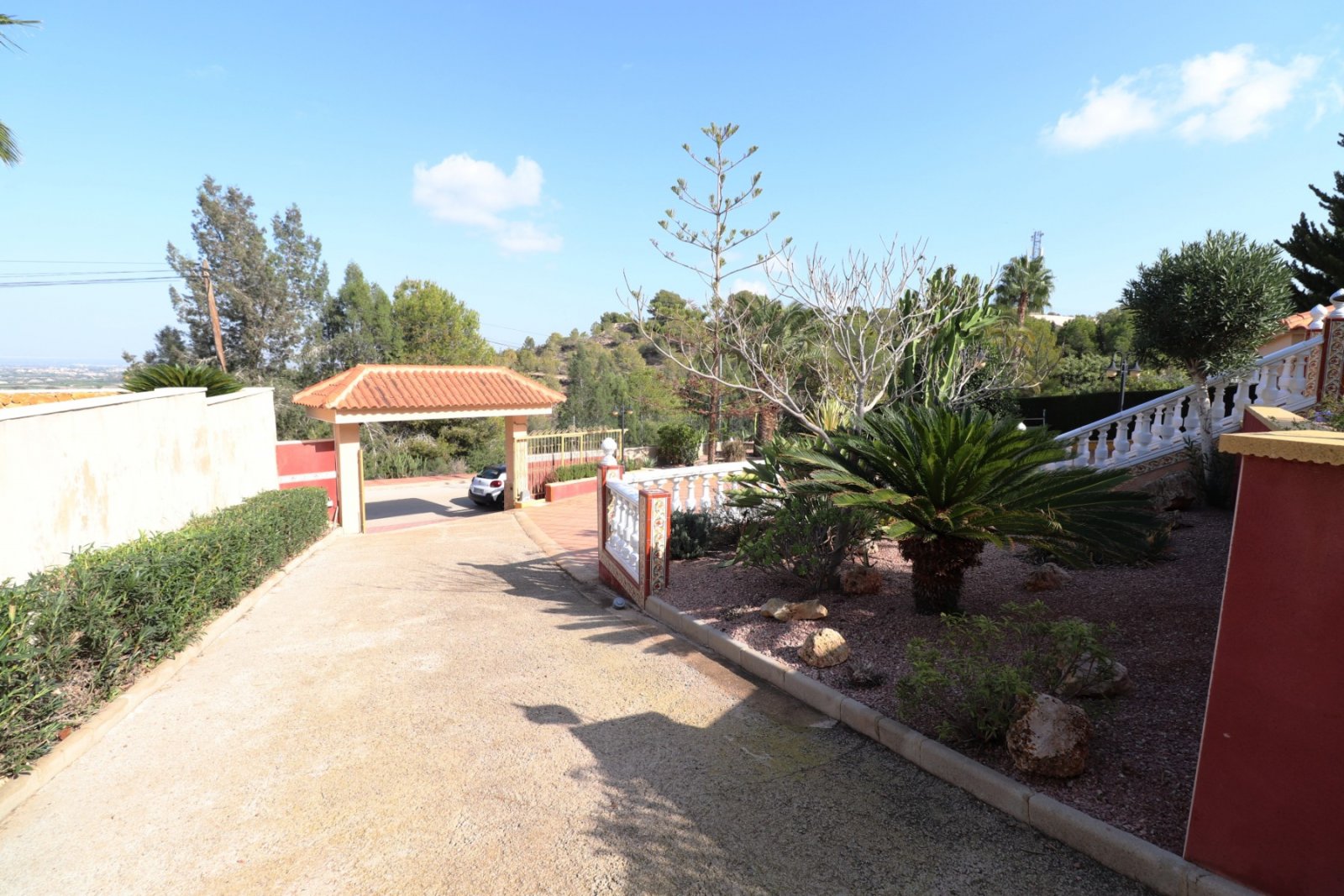 Luxusvilla mit Pool & Traumblick
