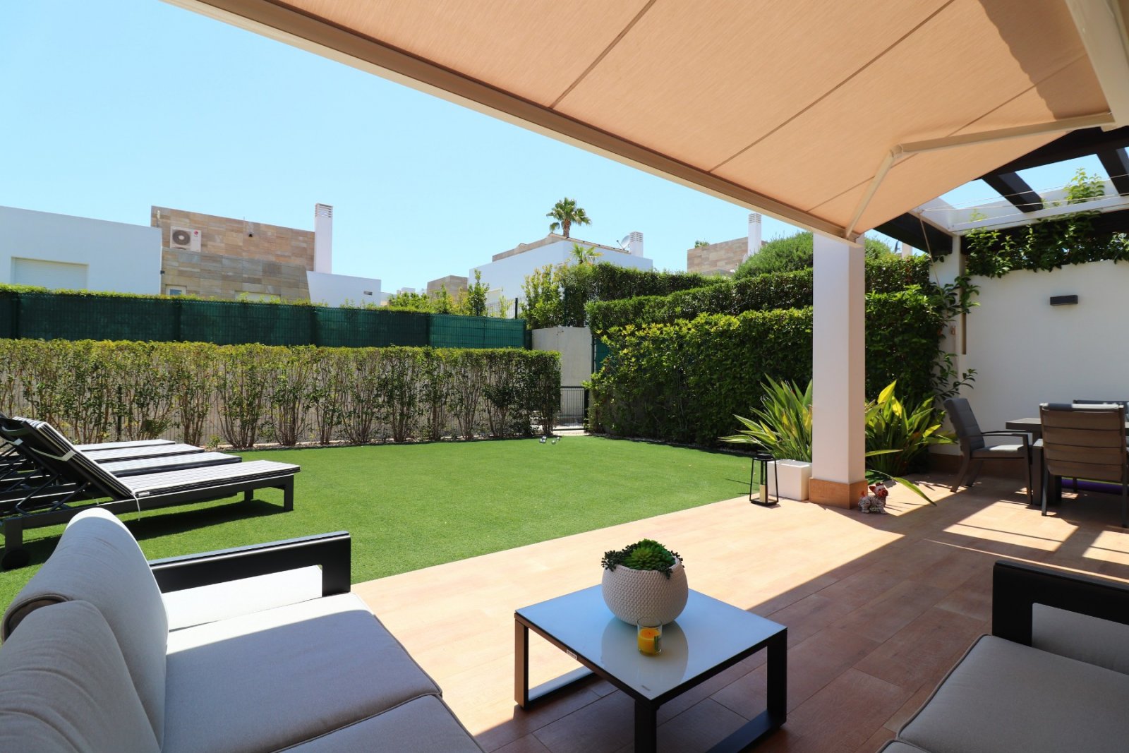 Elegante Villa mit traumhaftem Sonnenblick