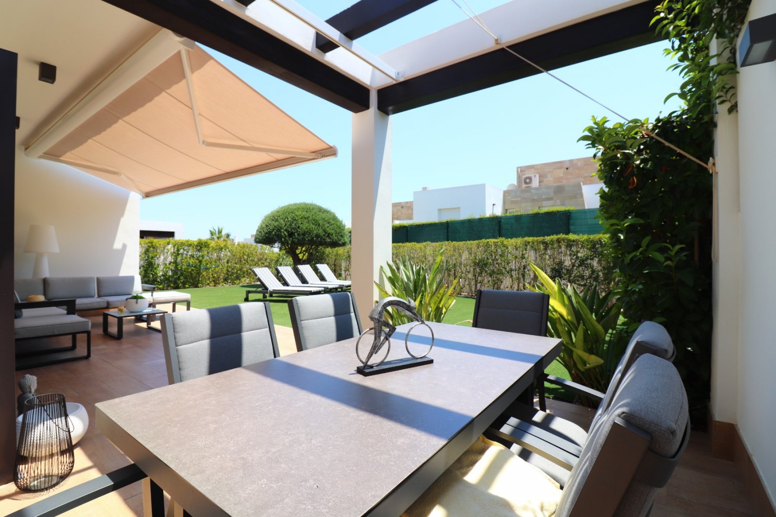 Elegante Villa mit traumhaftem Sonnenblick