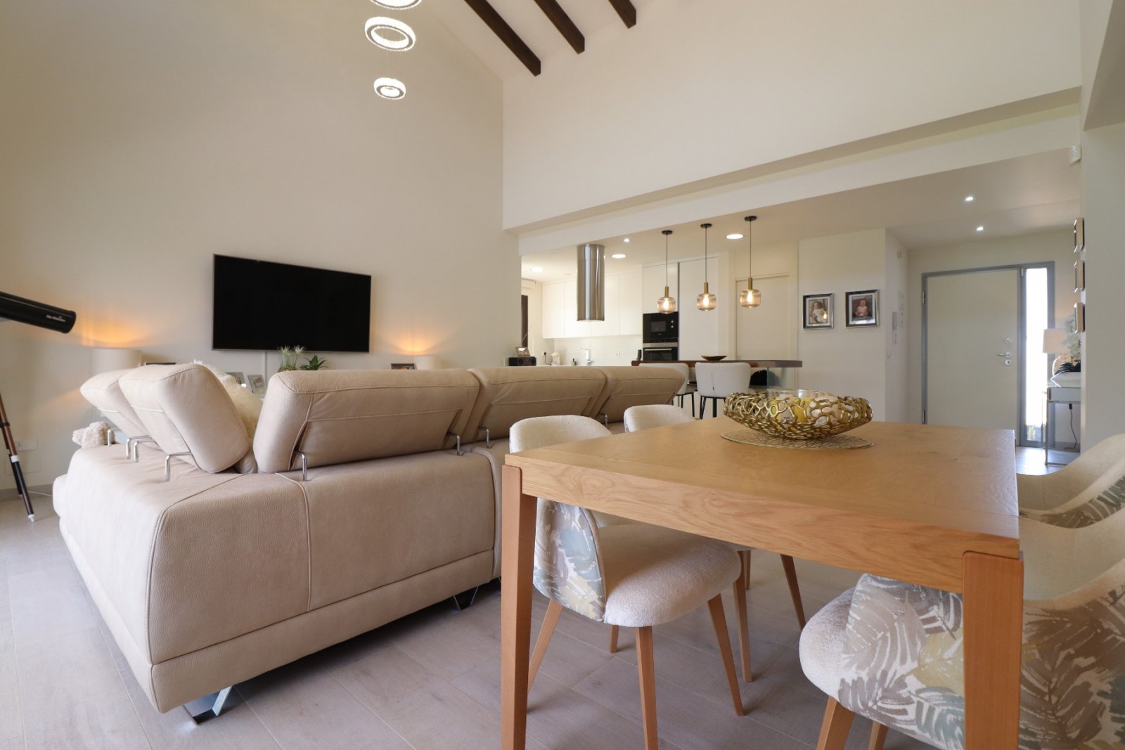 Elegante Villa mit traumhaftem Sonnenblick