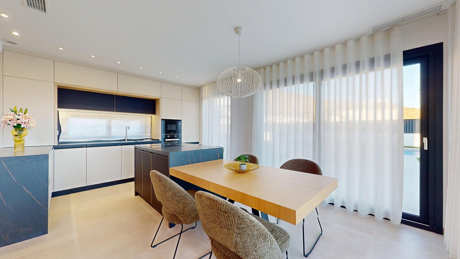 Moderne Villa mit Solarium und Pool
