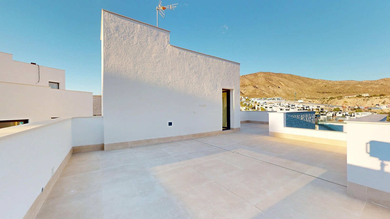 Moderne Villa mit Solarium und Pool