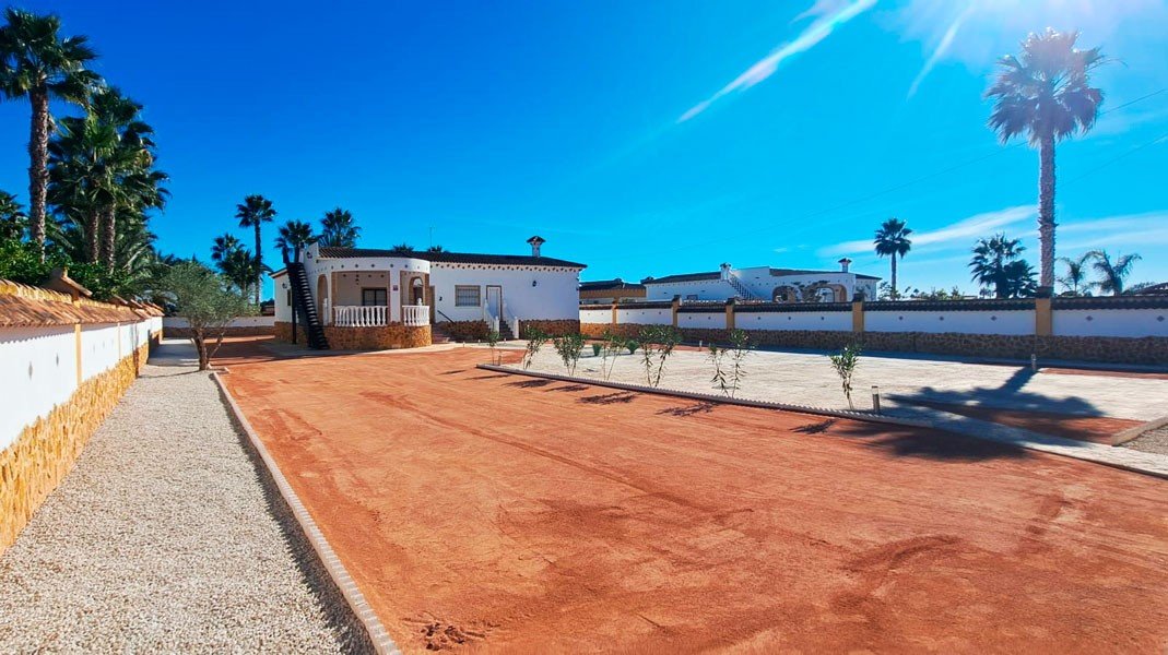 Traumhafte Landvilla mit Panoramablick
