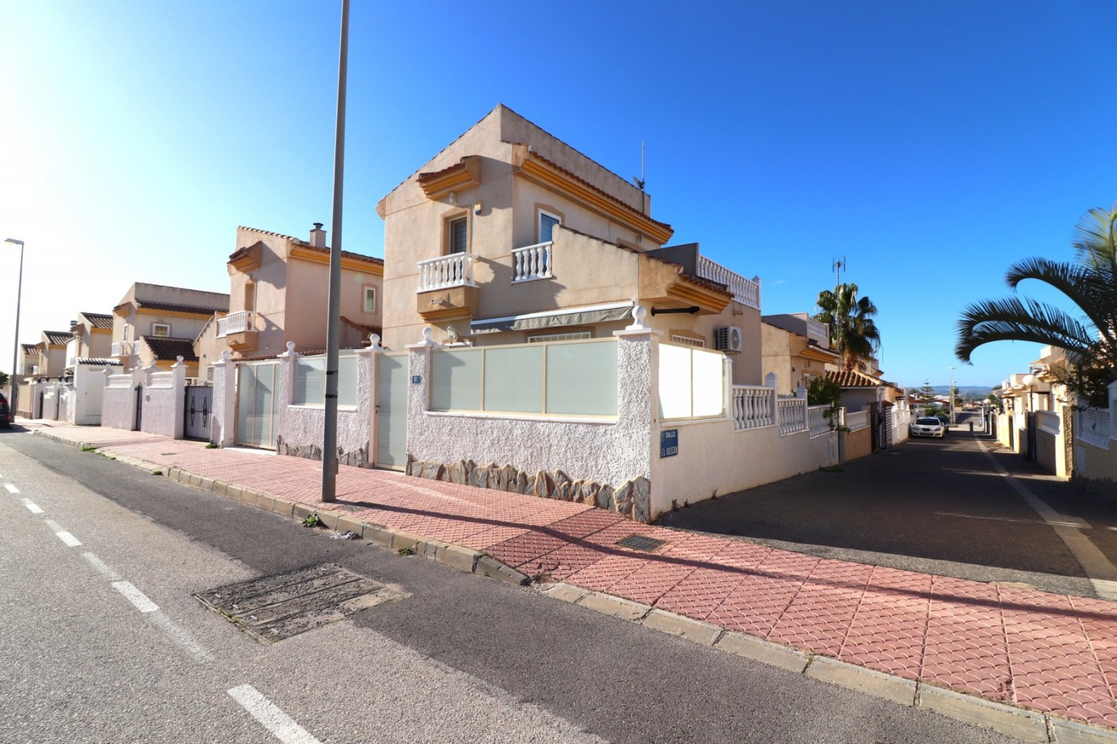 Charmante freistehende Villa mit 3 Schlafzimmern in bester Lage von Ciudad Quesada