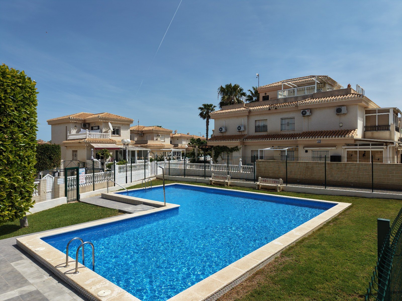 Charmante Villa mit Terrasse und Gemeinschaftspool