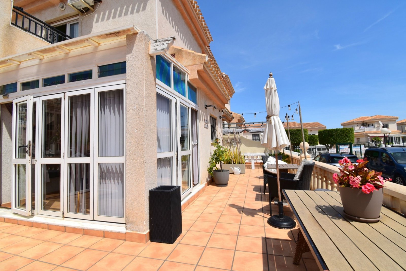 Charmante Villa mit Terrasse und Gemeinschaftspool