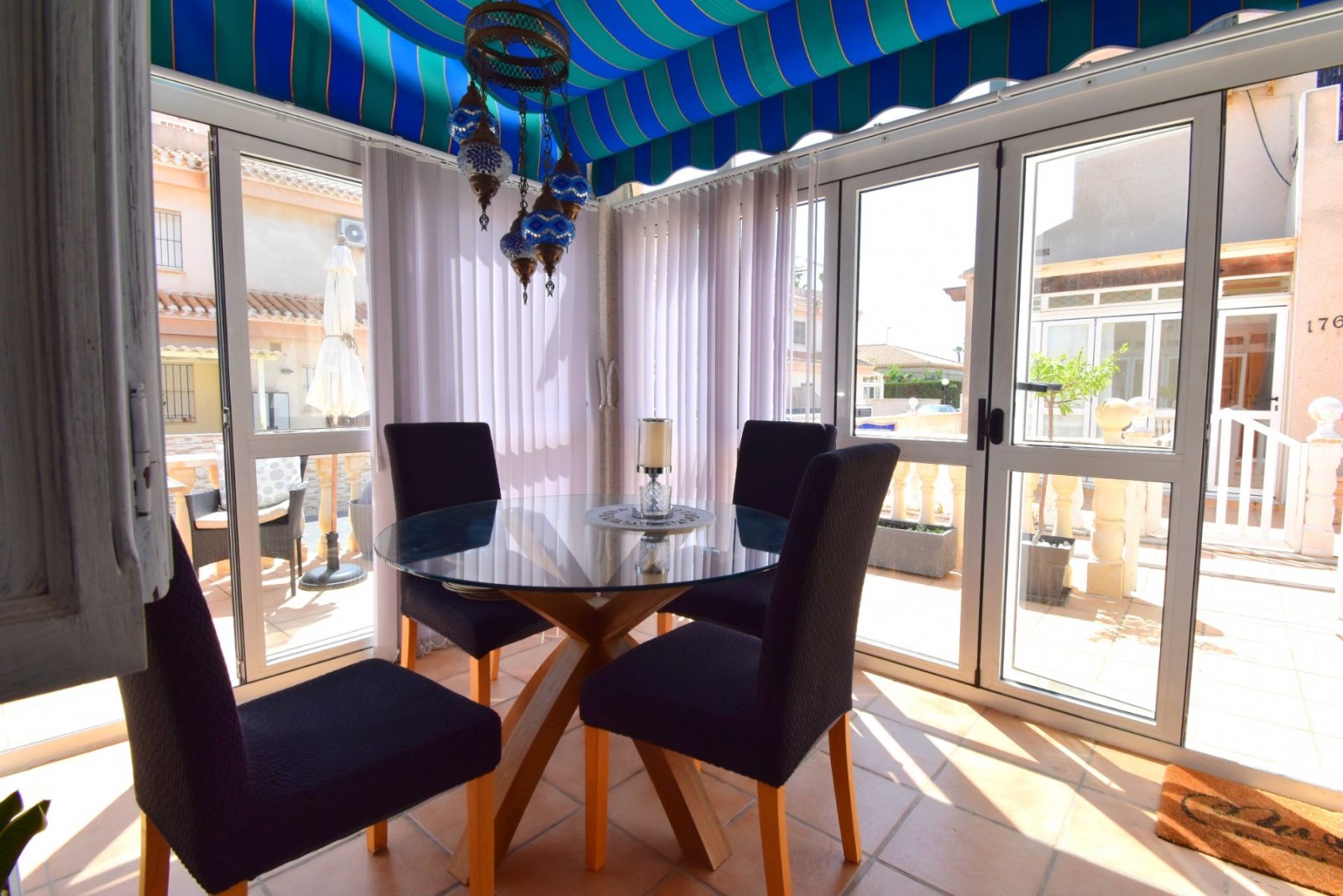 Charmante Villa mit Terrasse und Gemeinschaftspool