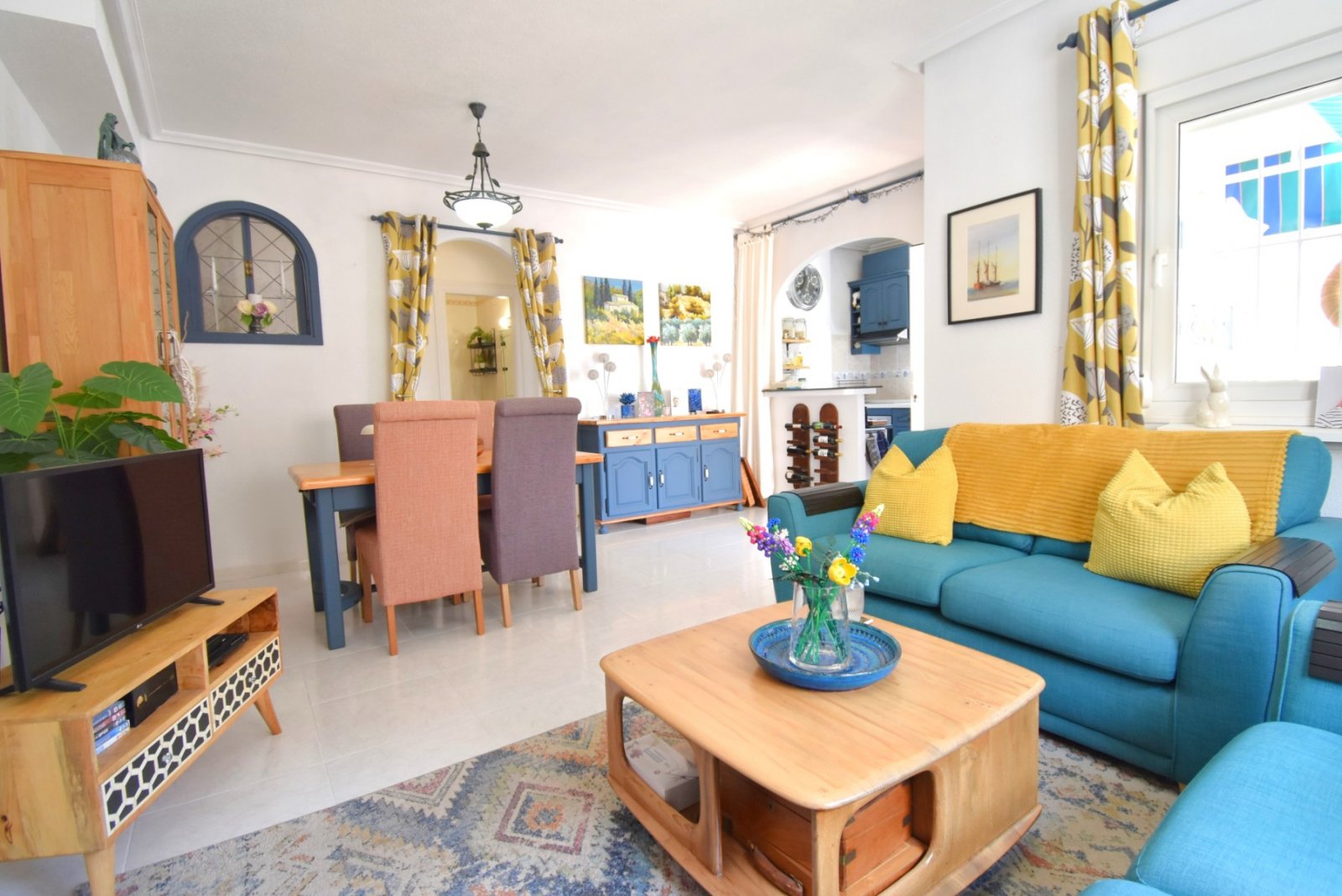 Charmante Villa mit Terrasse und Gemeinschaftspool