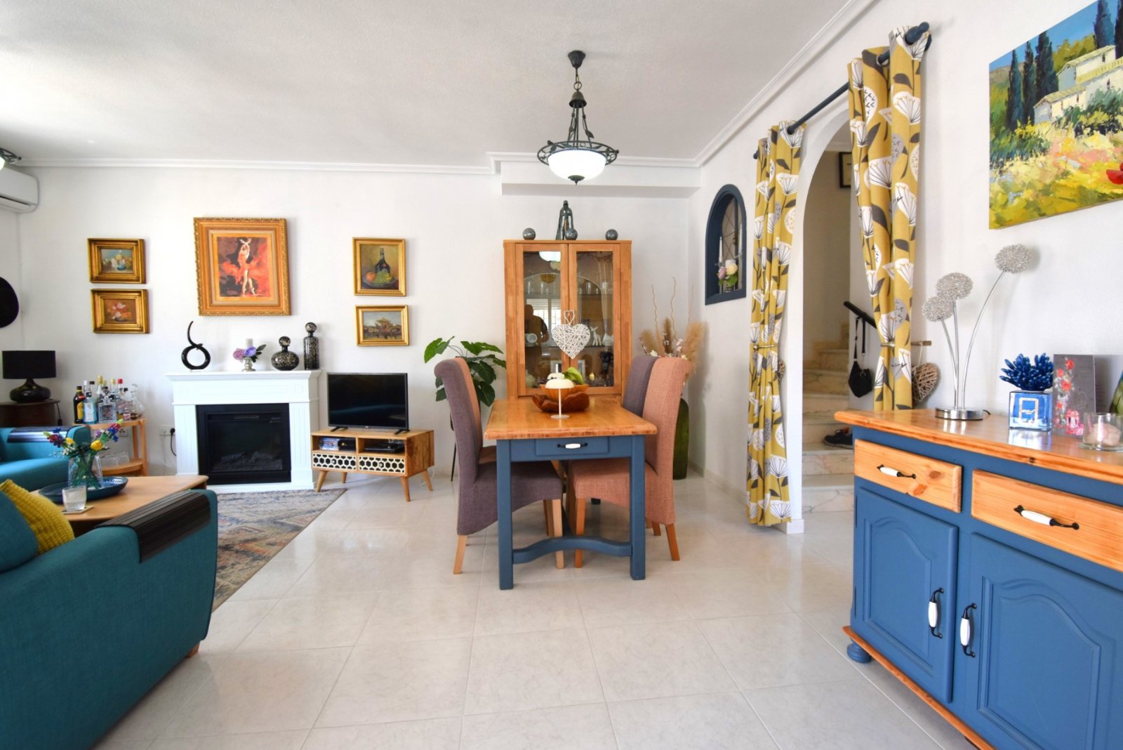 Charmante Villa mit Terrasse und Gemeinschaftspool
