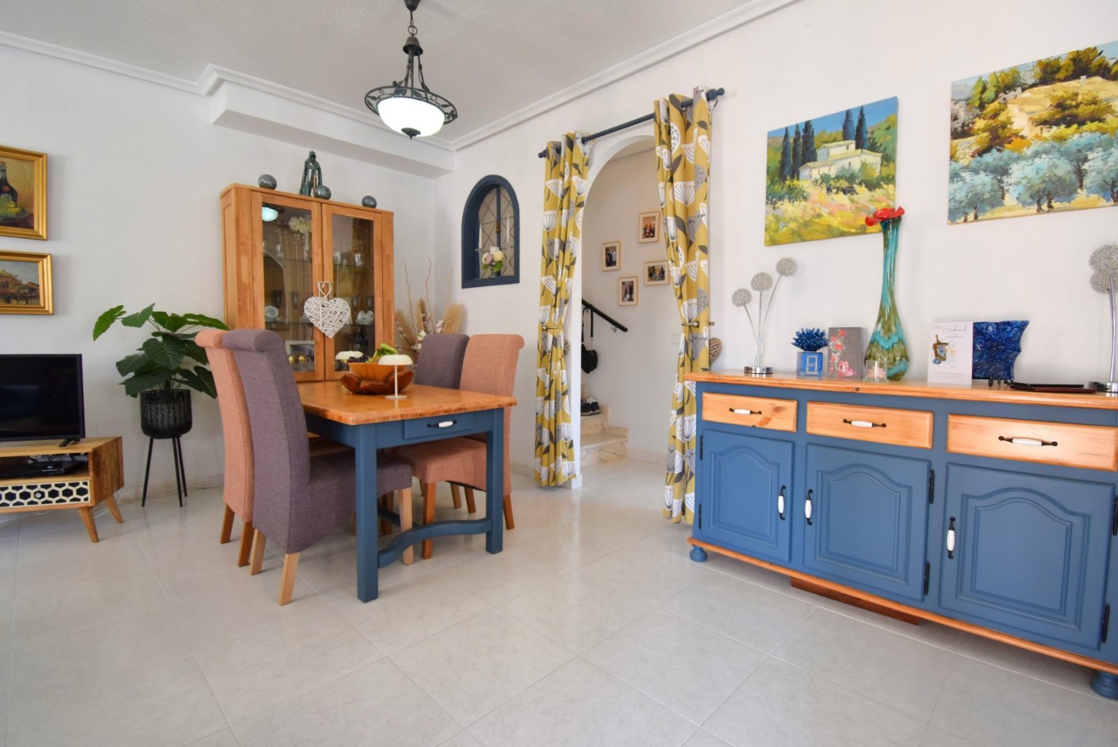 Charmante Villa mit Terrasse und Gemeinschaftspool