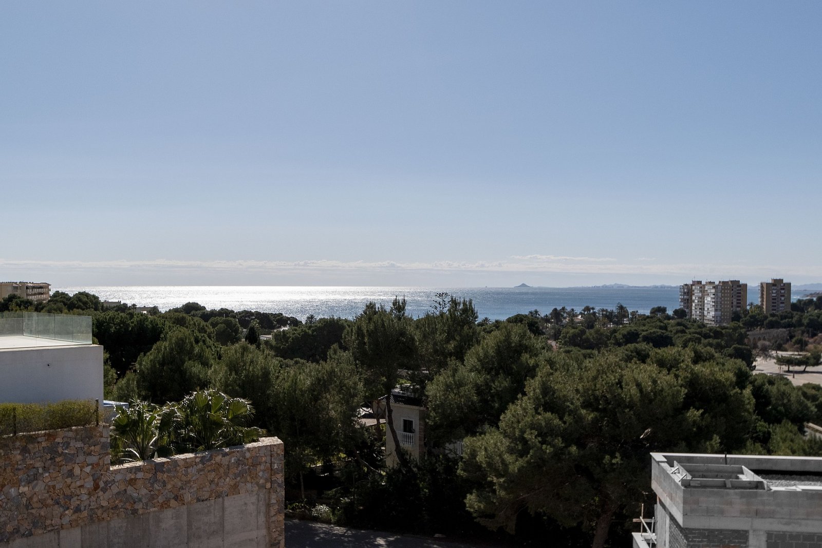 Villa mit Terrassen, Pool und spektakulärem Ausblick