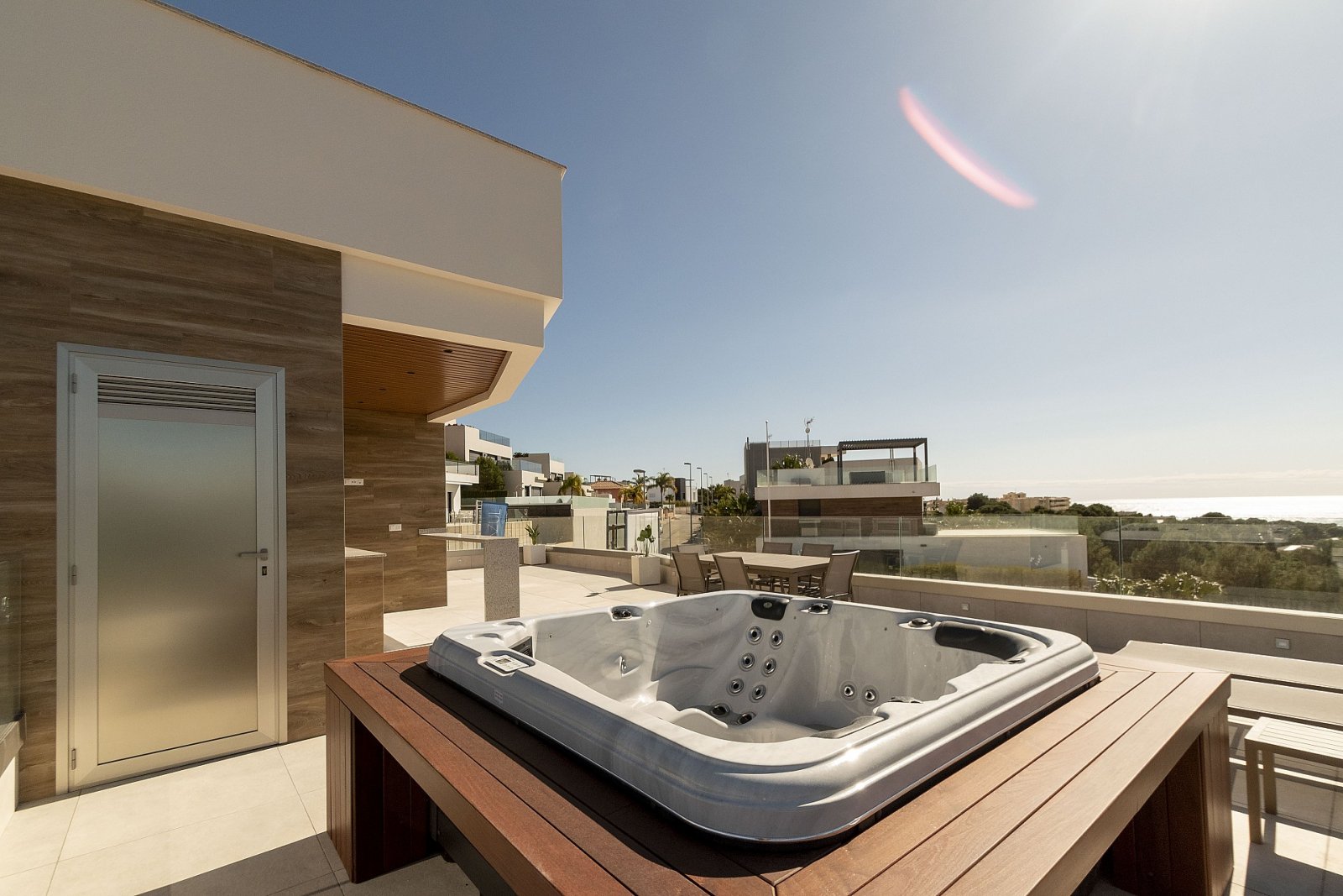 Villa mit Terrassen, Pool und spektakulärem Ausblick