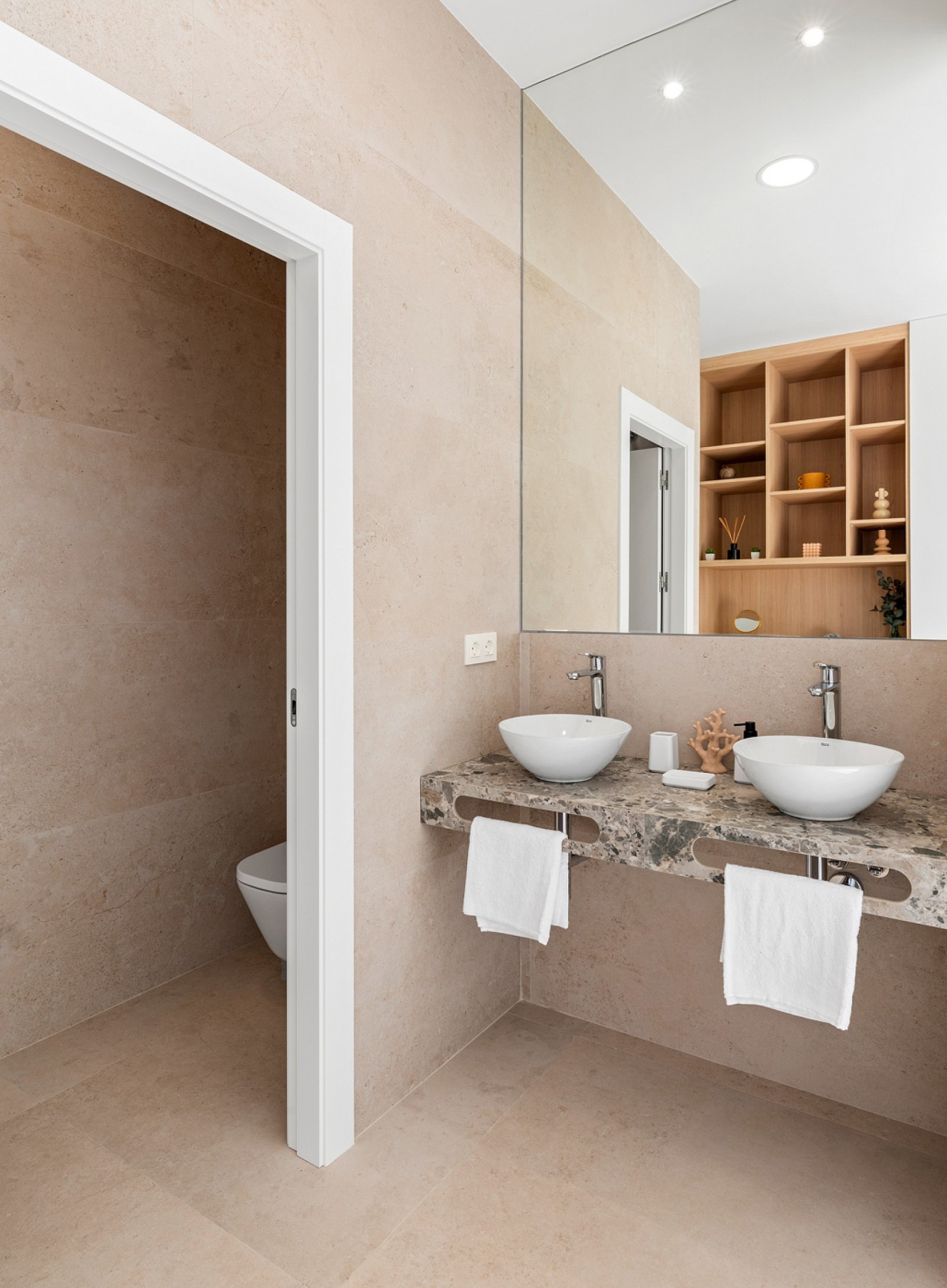 Moderne Design-Villa mit privatem Pool und traumhaftem Panoramablick