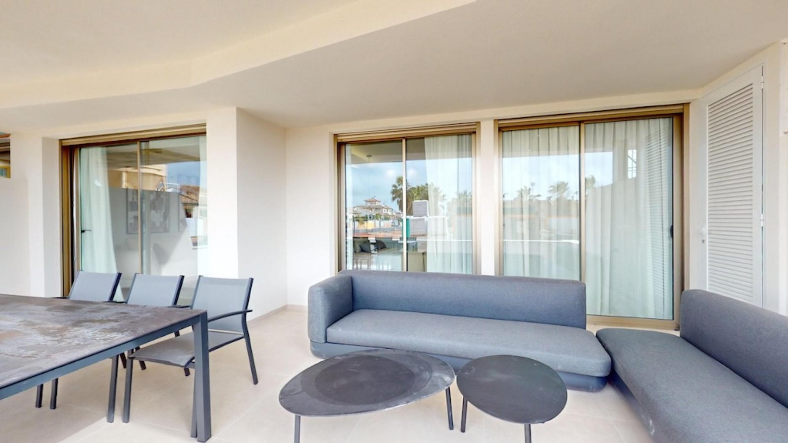 Stilvolles Apartment mit Terrasse & Pool