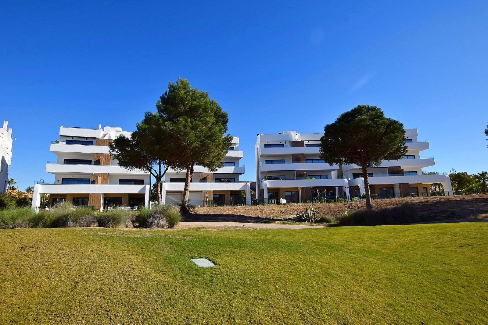 Bungalow-Apartment mit Garten & Pool am Golfplatz