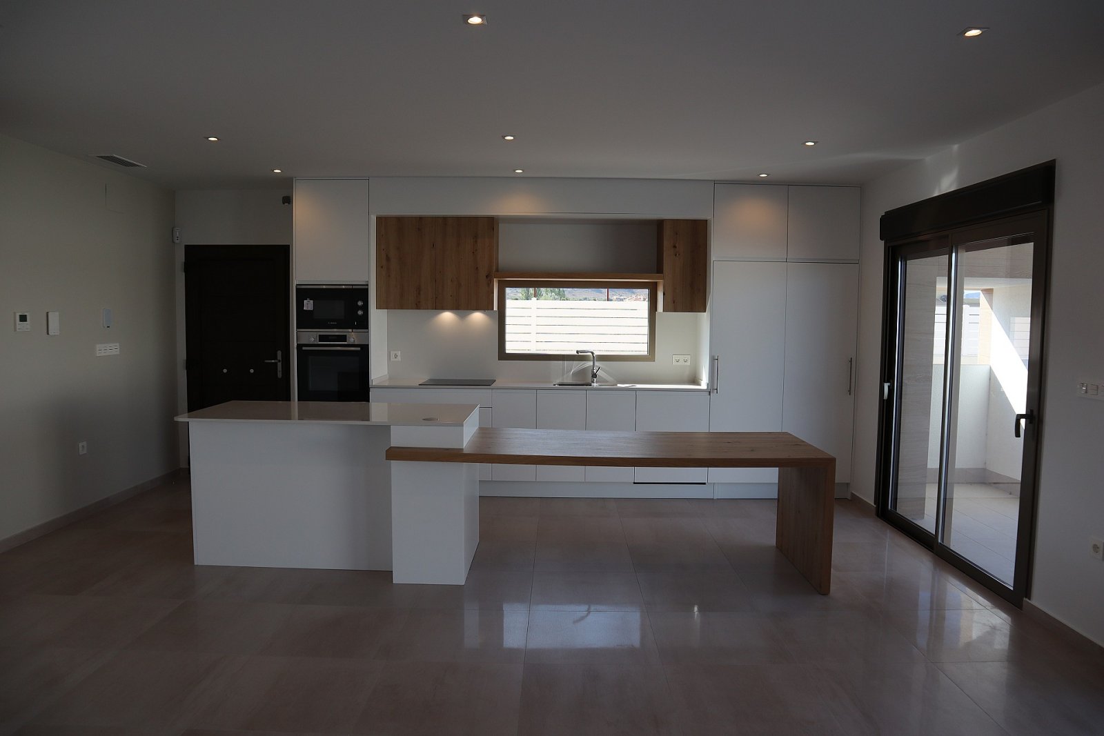 Moderne 3-Zimmer-Villa mit Pool & Solarium