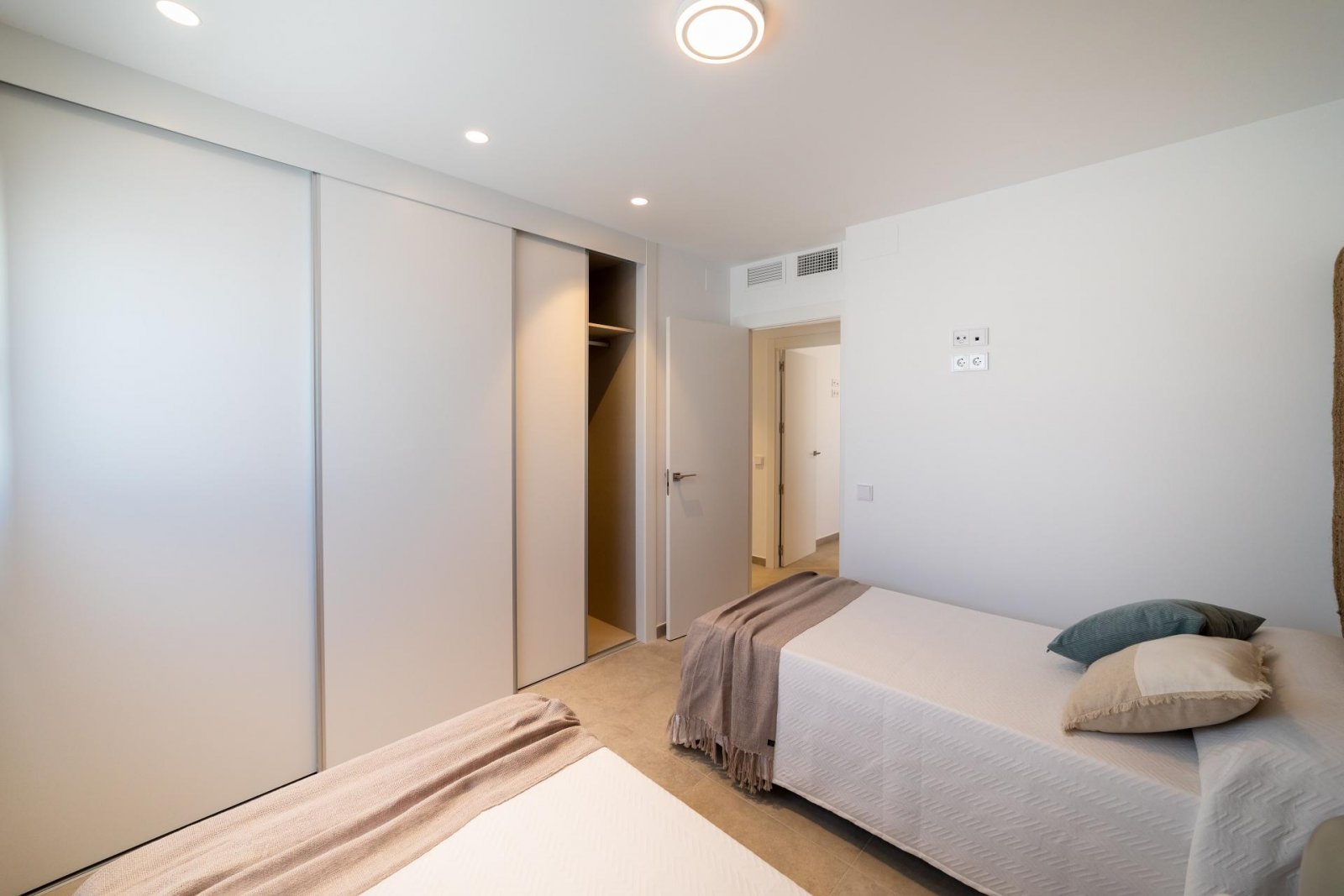 Traumwohnung mit Meerblick, Terrasse & Pool