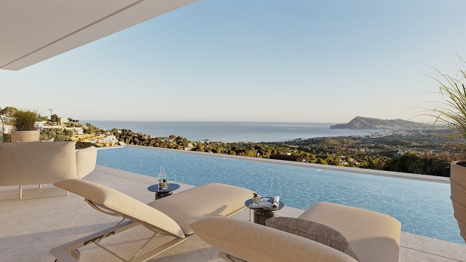 Luxusvilla mit 360° Meerblick und Infinity-Pool
