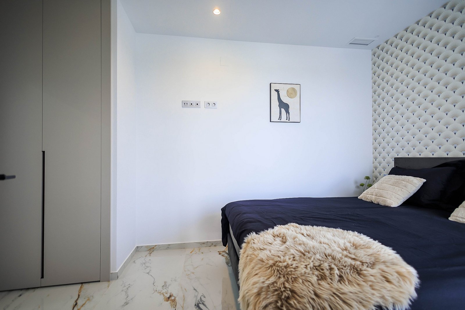 Stilvolle Villa mit großzügigen Wohnbereichen und Gemeinschaftspool