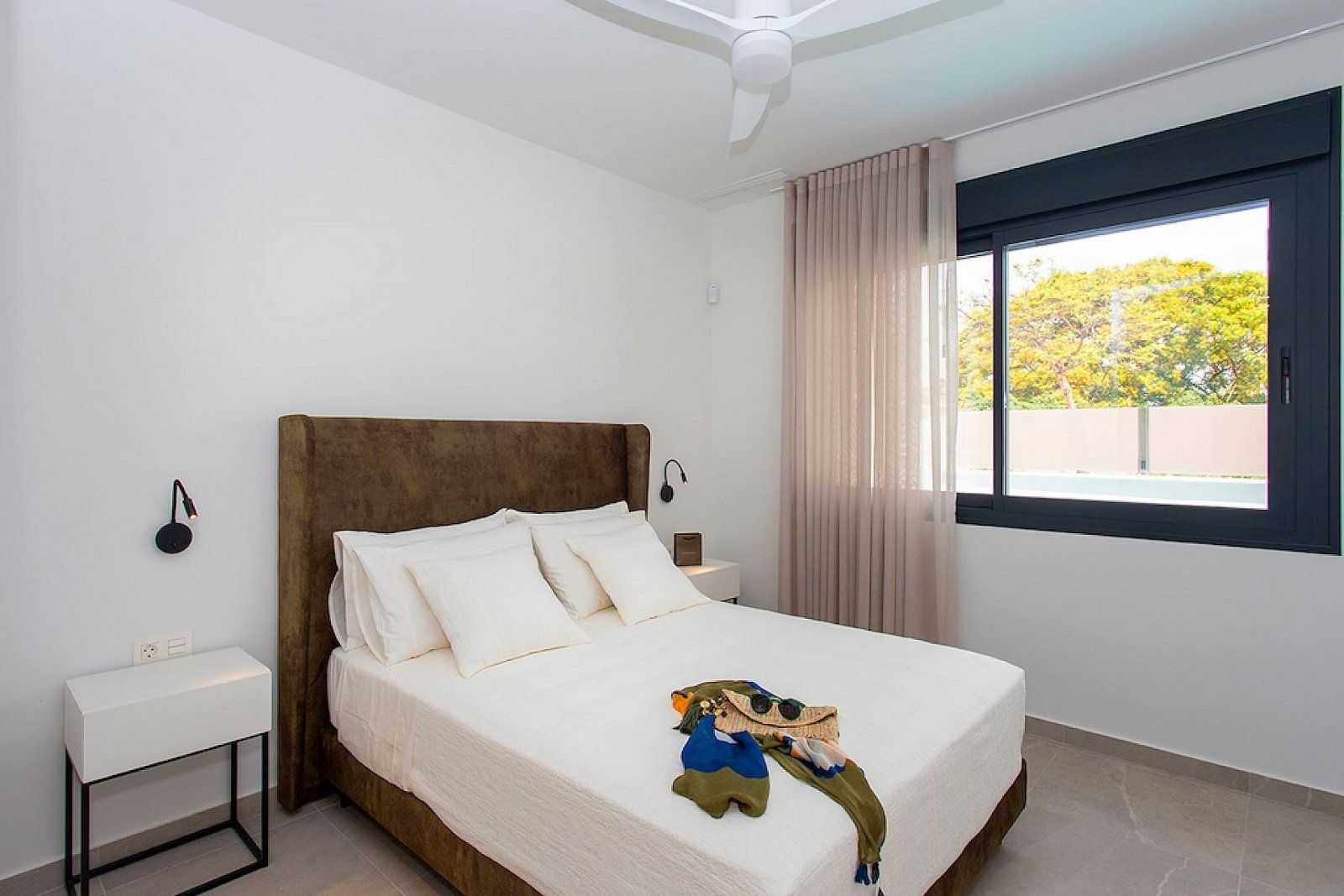 Moderne 3-Zimmer-Villa mit Pool, Parkplatz und privatem Luxus