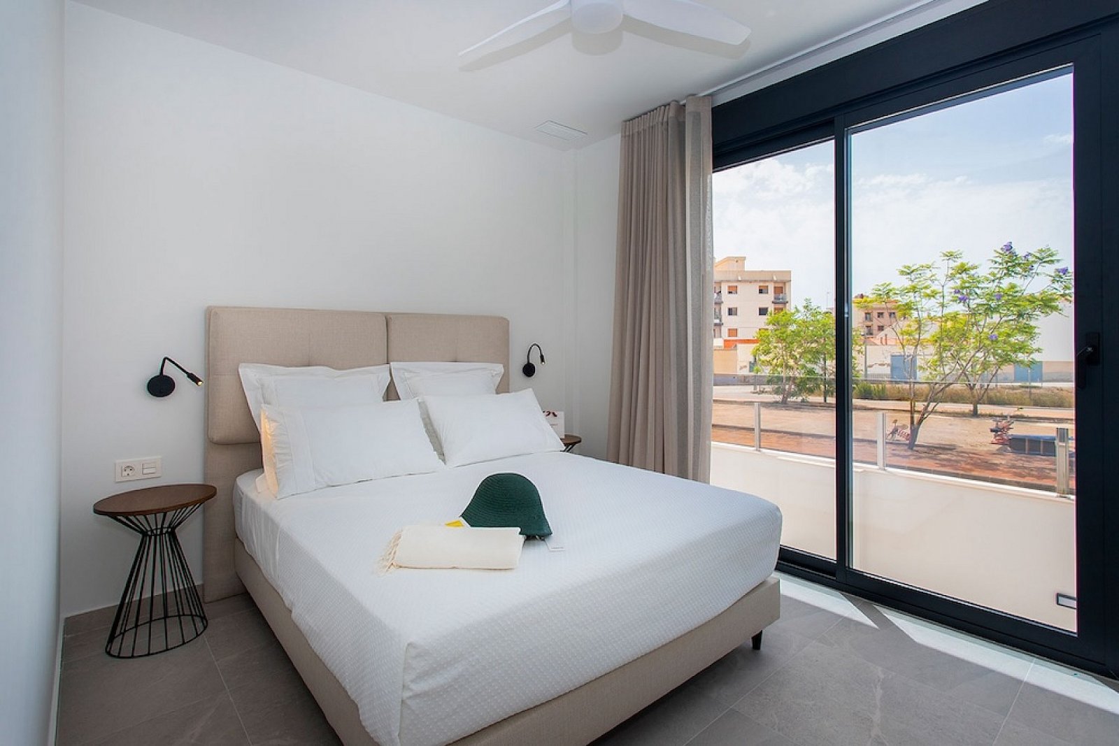 Moderne 3-Zimmer-Villa mit Pool, Parkplatz und privatem Luxus
