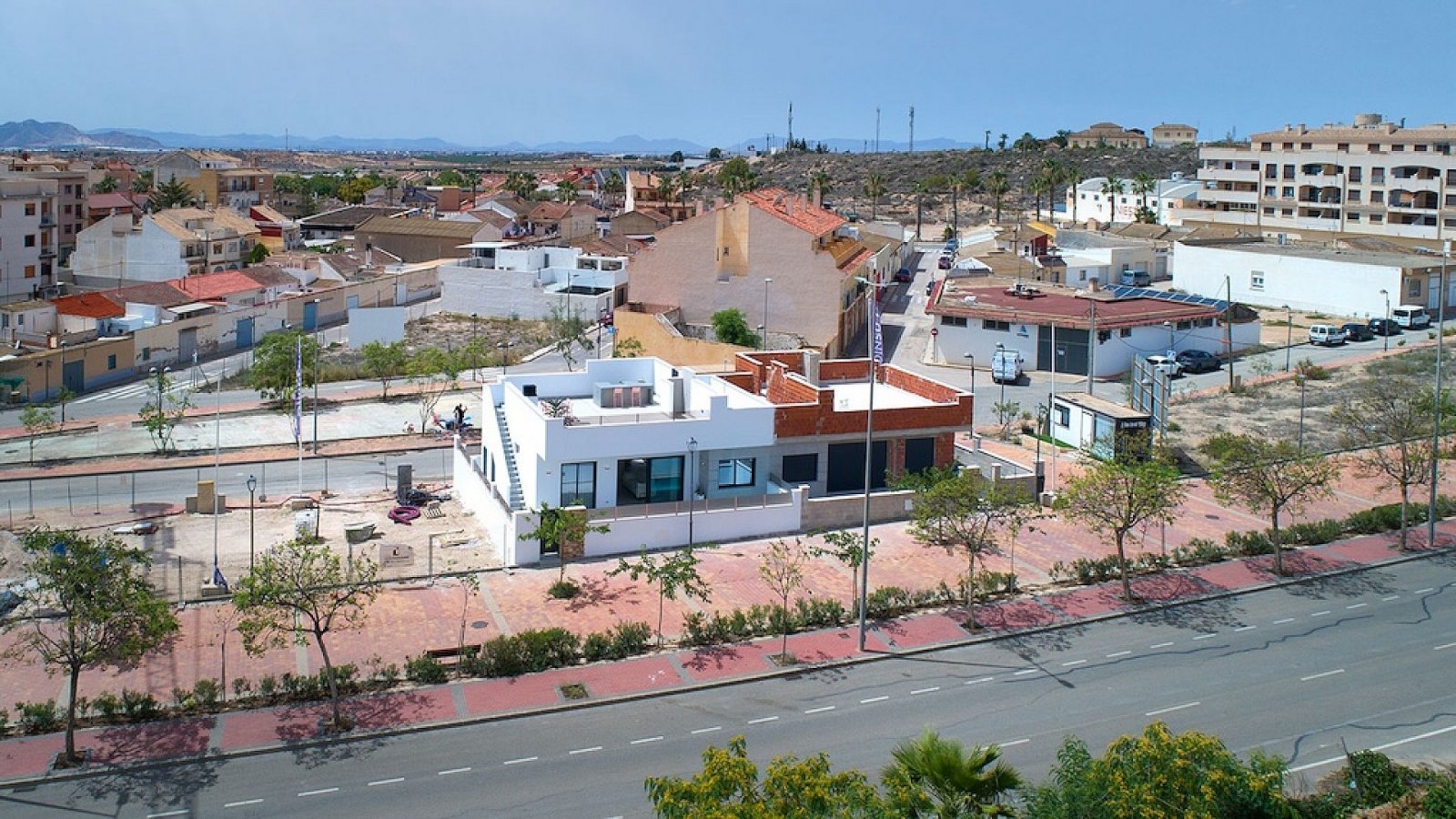 Moderne 3-Zimmer-Villa mit Pool, Parkplatz und privatem Luxus