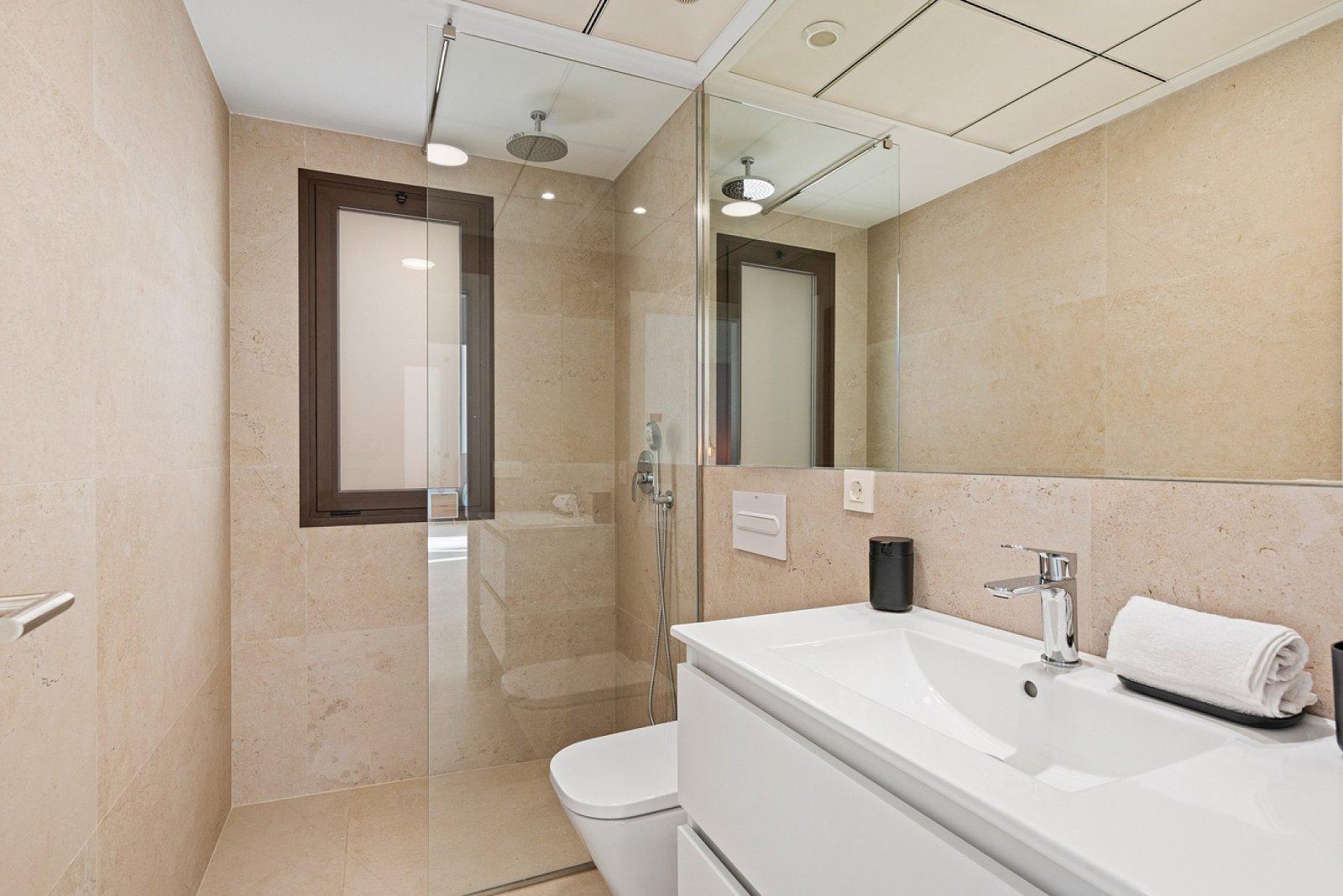 Exklusive Villa mit Privatpool und Golfblick