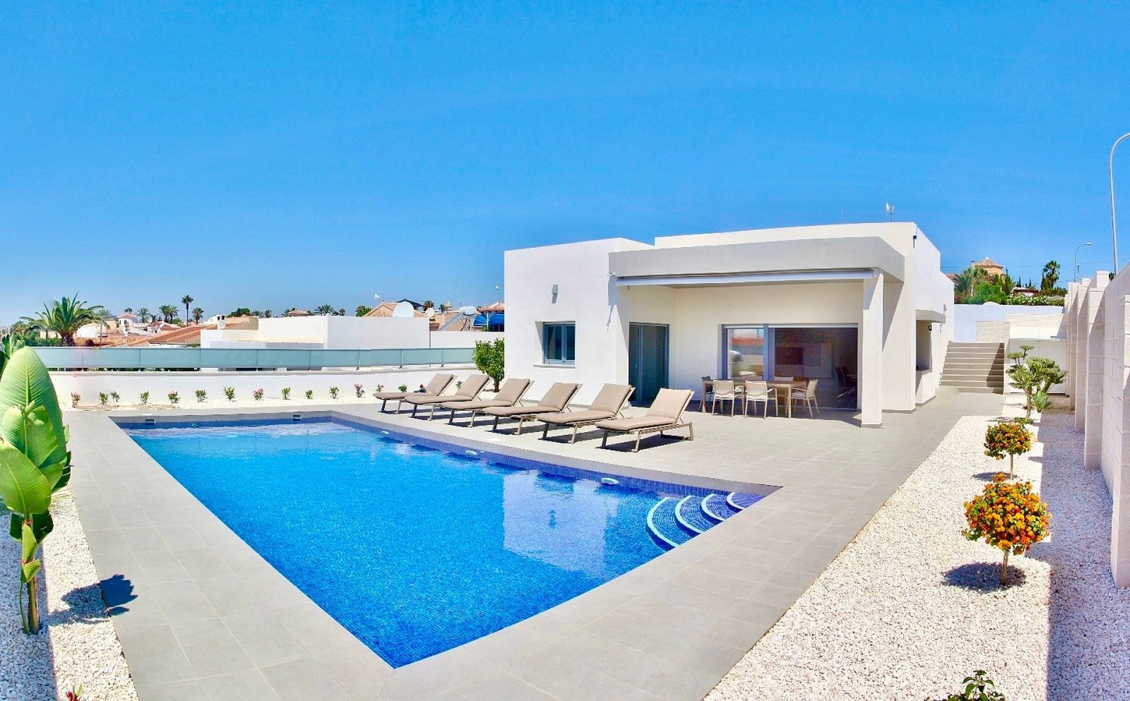 Mediterraner Wohntraum mit privatem Pool