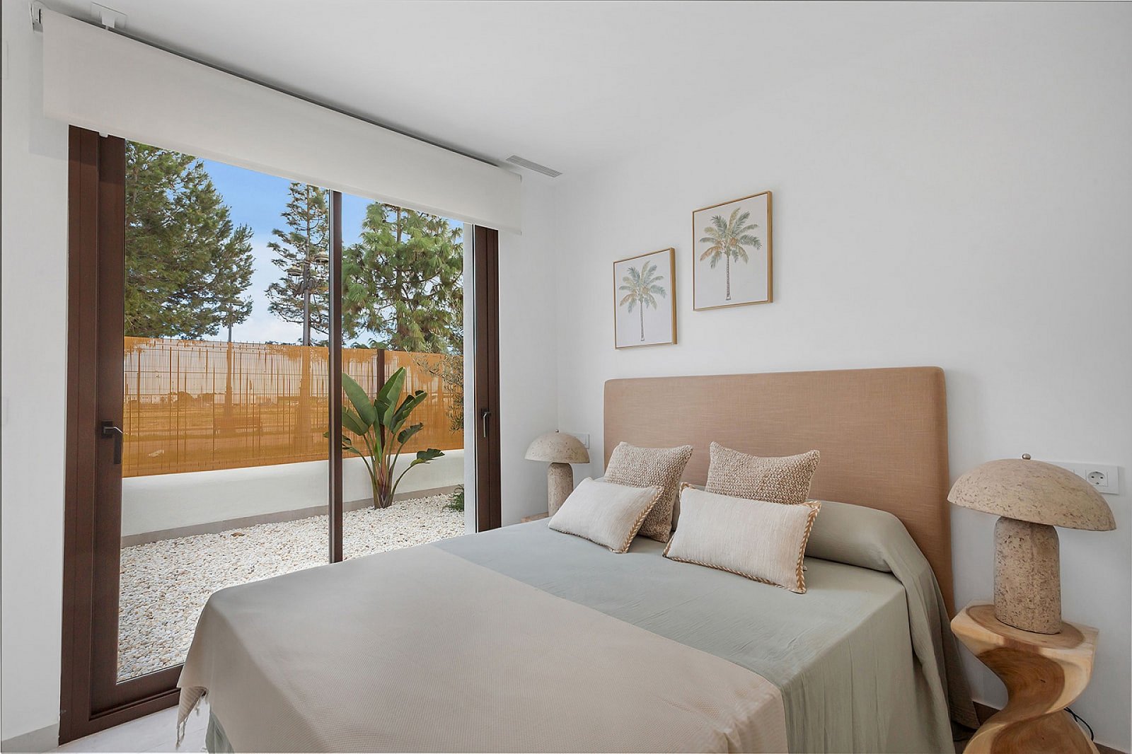 Stilvolles Apartment mit 3 Schlafzimmern, Gemeinschaftspool und Stellplatz