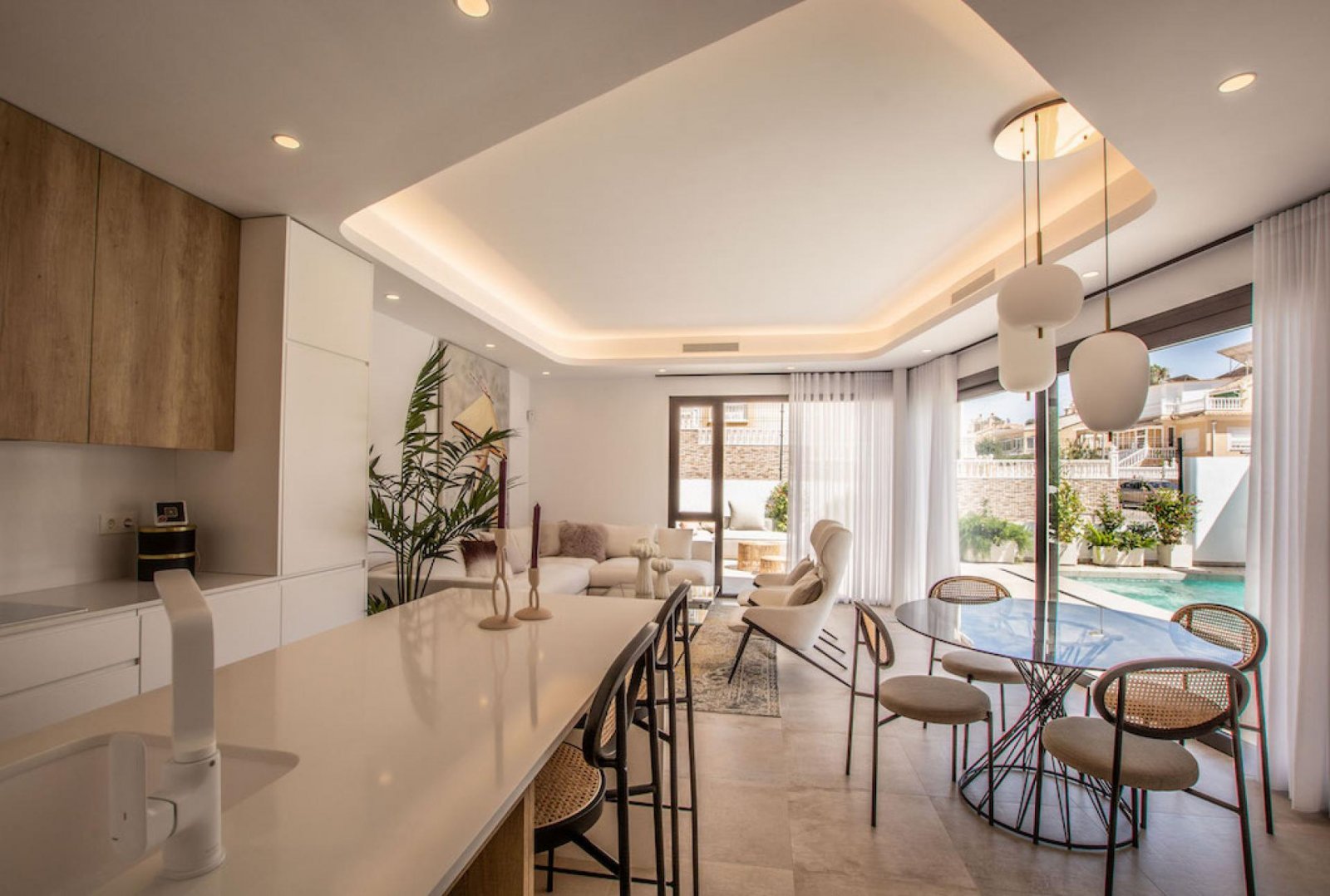 Elegante Villa mit Solarium, Carport und mediterranem Lifestyle