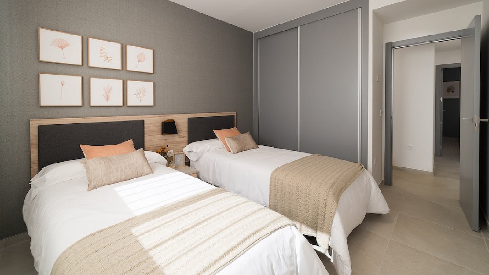 Luxus-Apartments im andalusischen Stil mit Meerblick