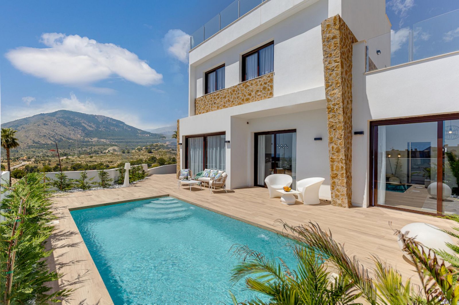 Moderne Villa mit 360° Panorama und Meerblick