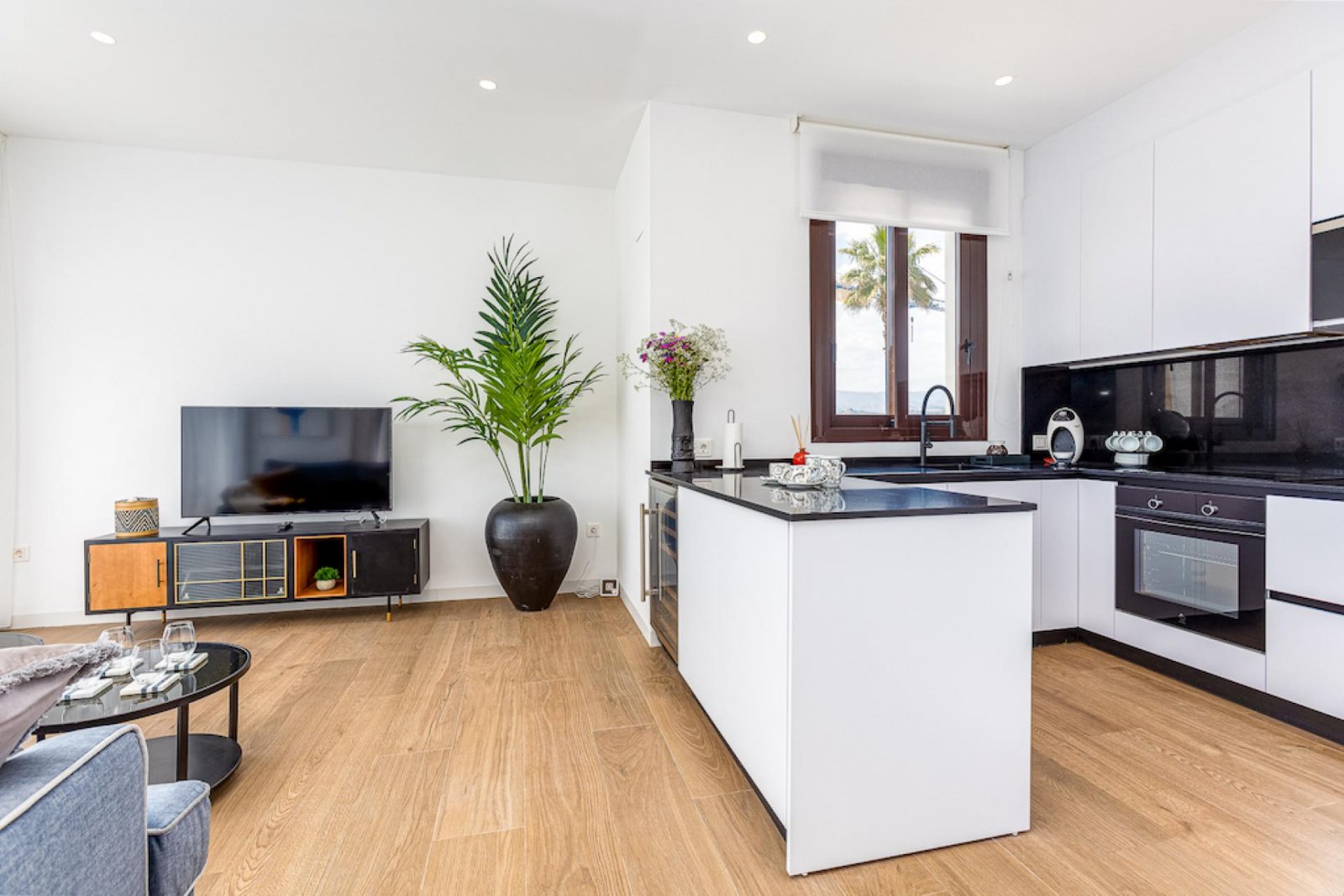 Moderne Villa mit 360° Panorama und Meerblick