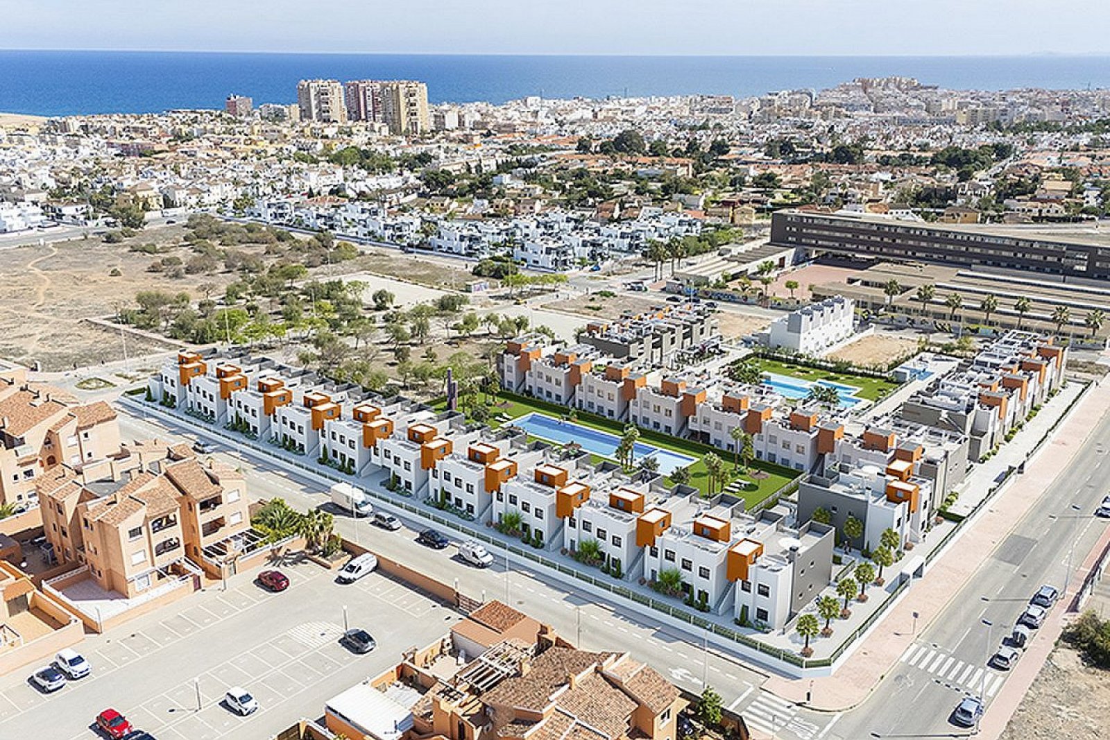 Torrevieja: Mediterranes Wohnen mit Garten & Pool 
