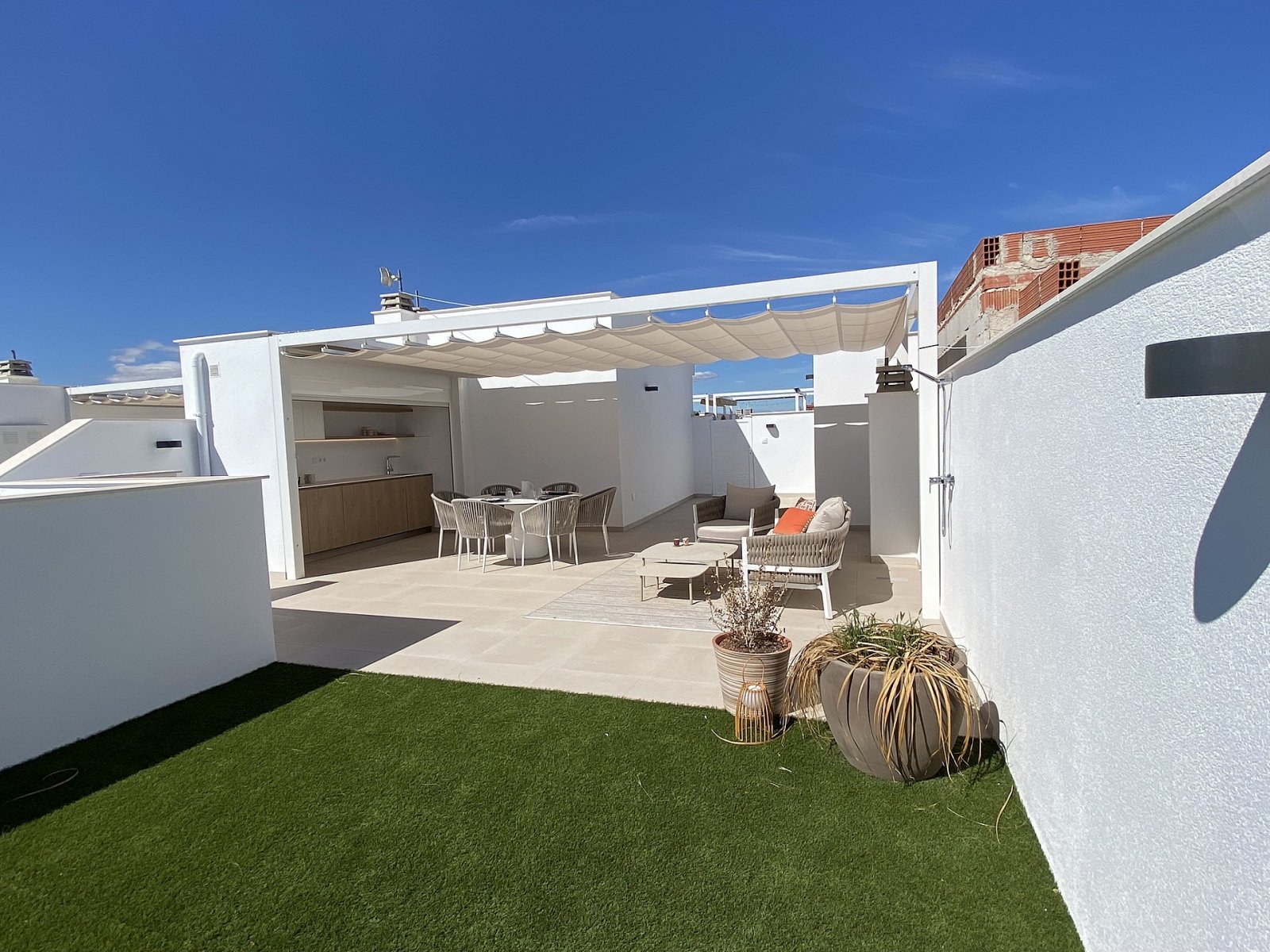 Luxuriöse Apartments mit Solarium und gemeinschaftlichem Pool