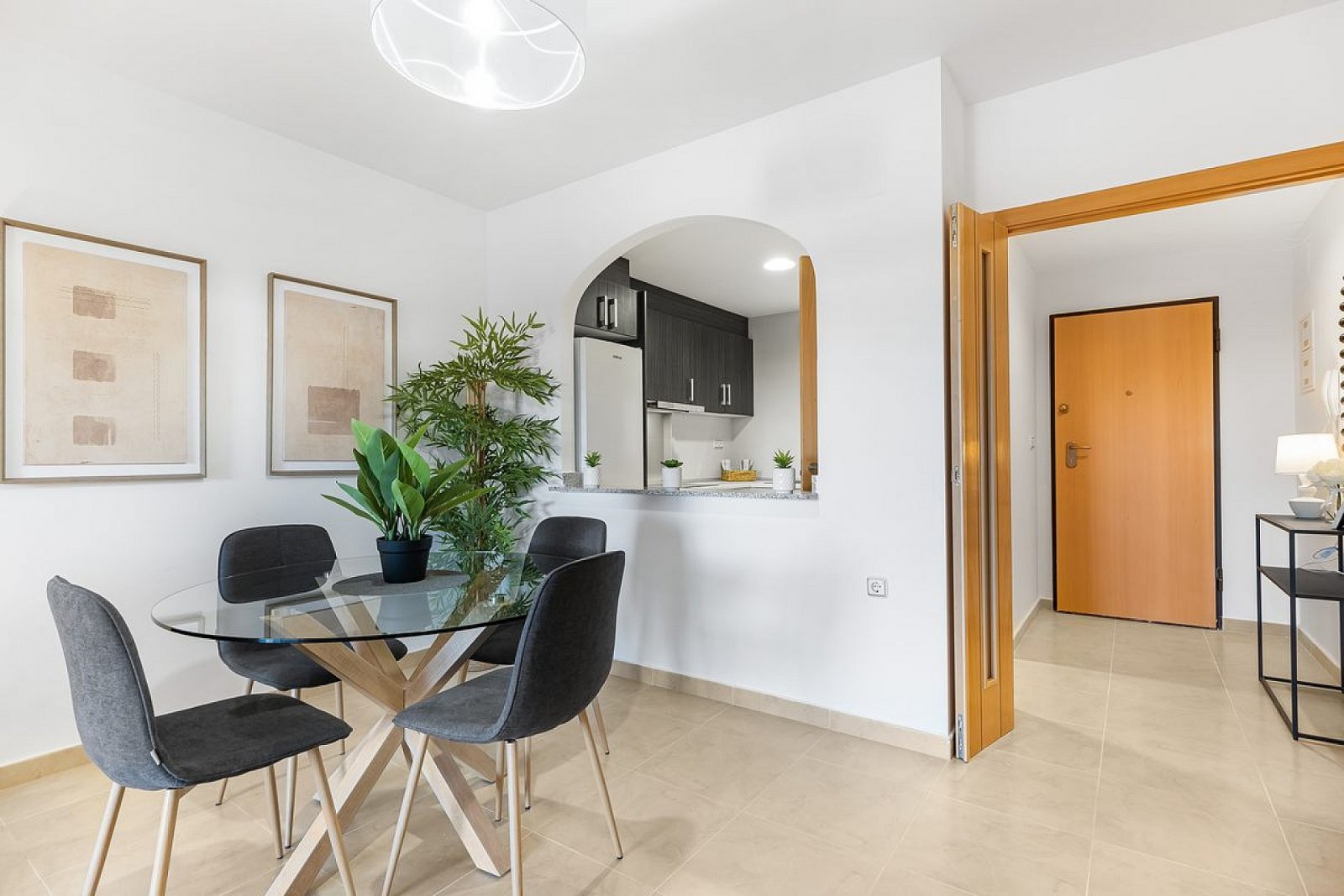 Sonnige Wohnung mit Gemeinschaftspool