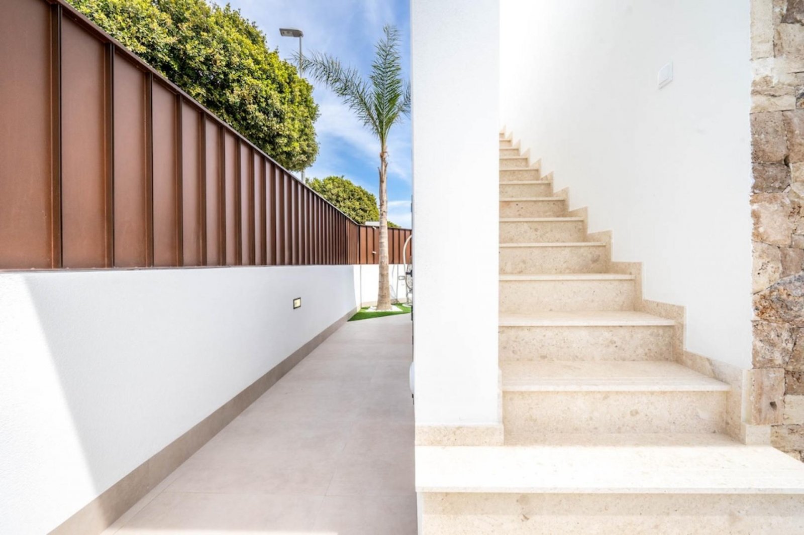 Luxuriöse Villa mit 3 Schlafzimmern, 2 Bädern, privatem Pool und eigenem Parkplatz