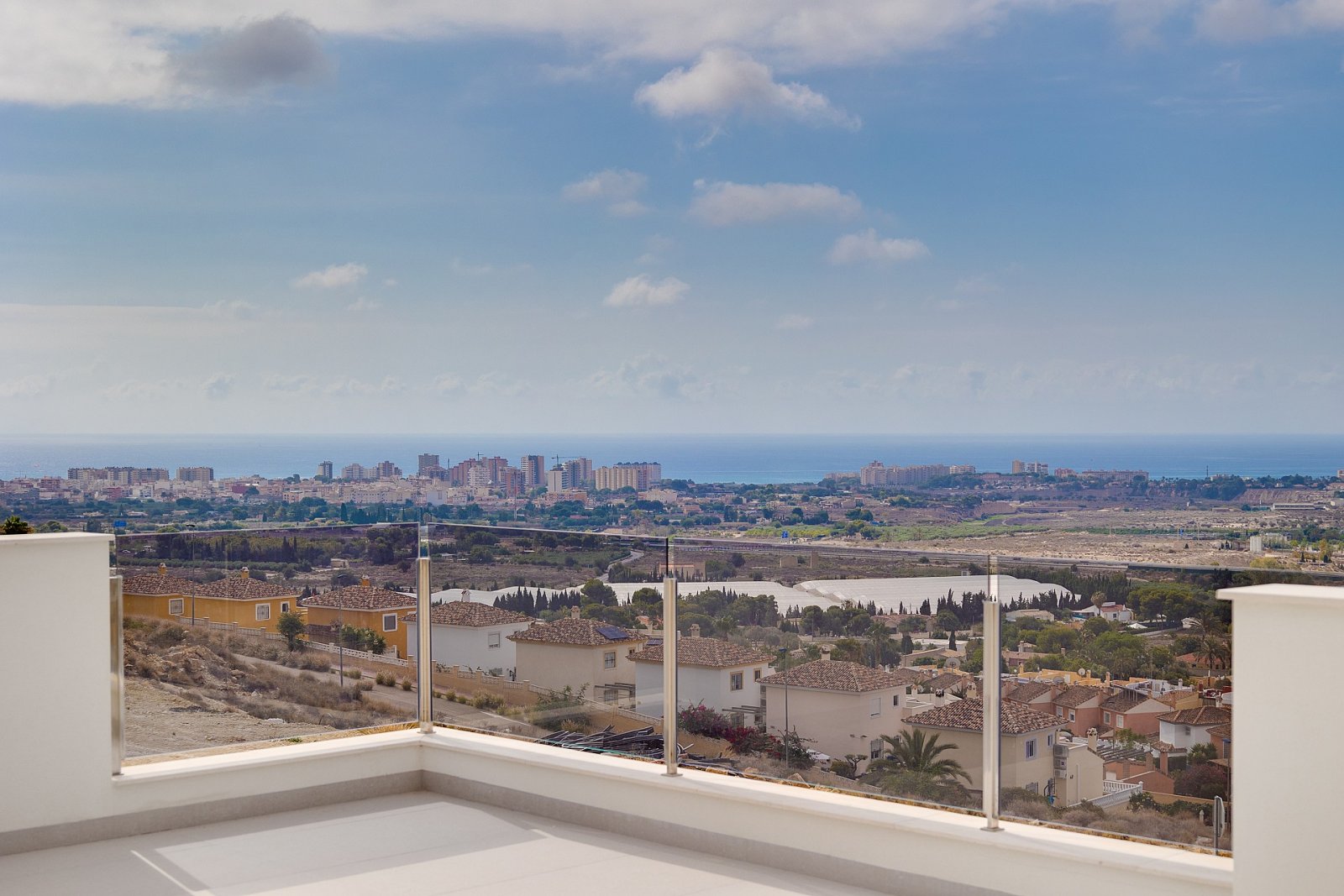Modernes Zuhause mit Panorama & Pool