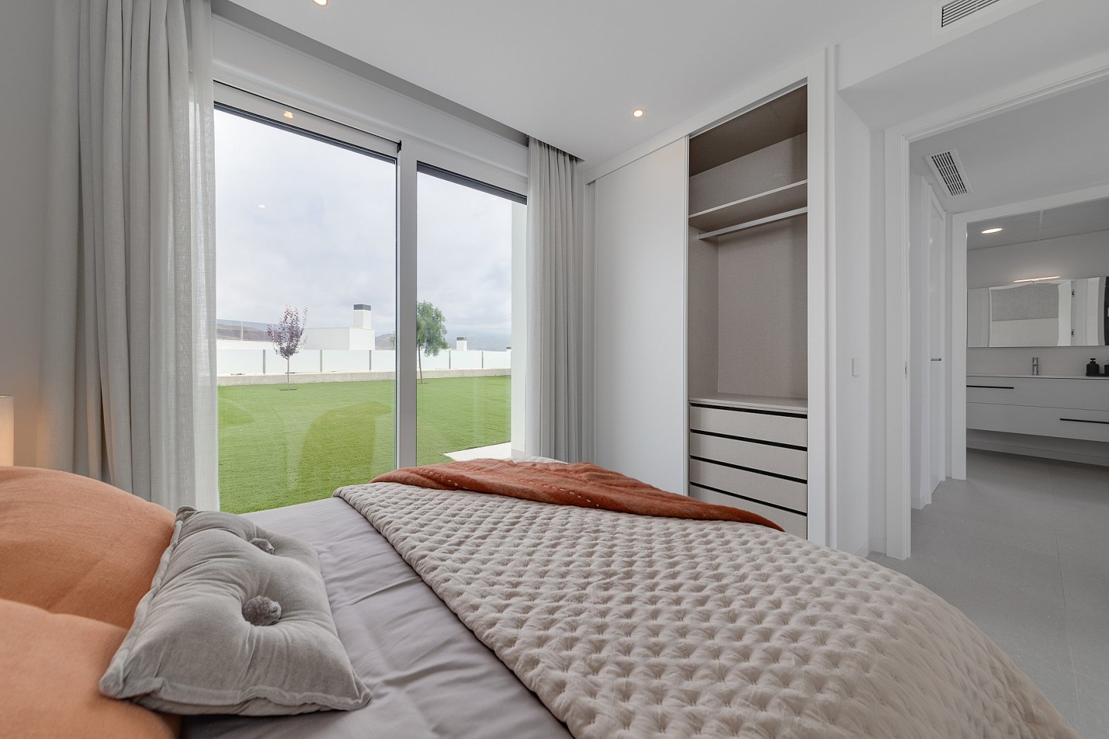 Modernes Zuhause mit Panorama & Pool