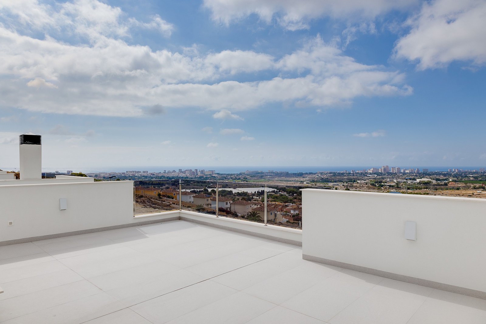 Modernes Zuhause mit Panorama & Pool