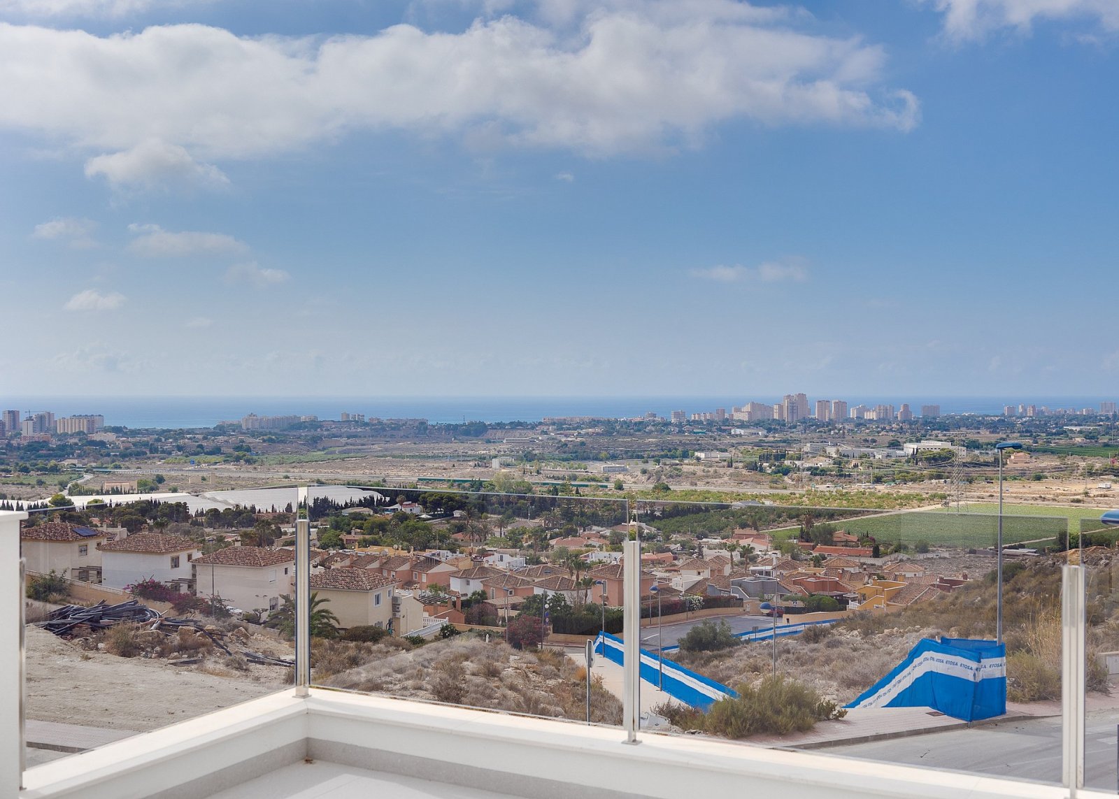 Modernes Zuhause mit Panorama & Pool