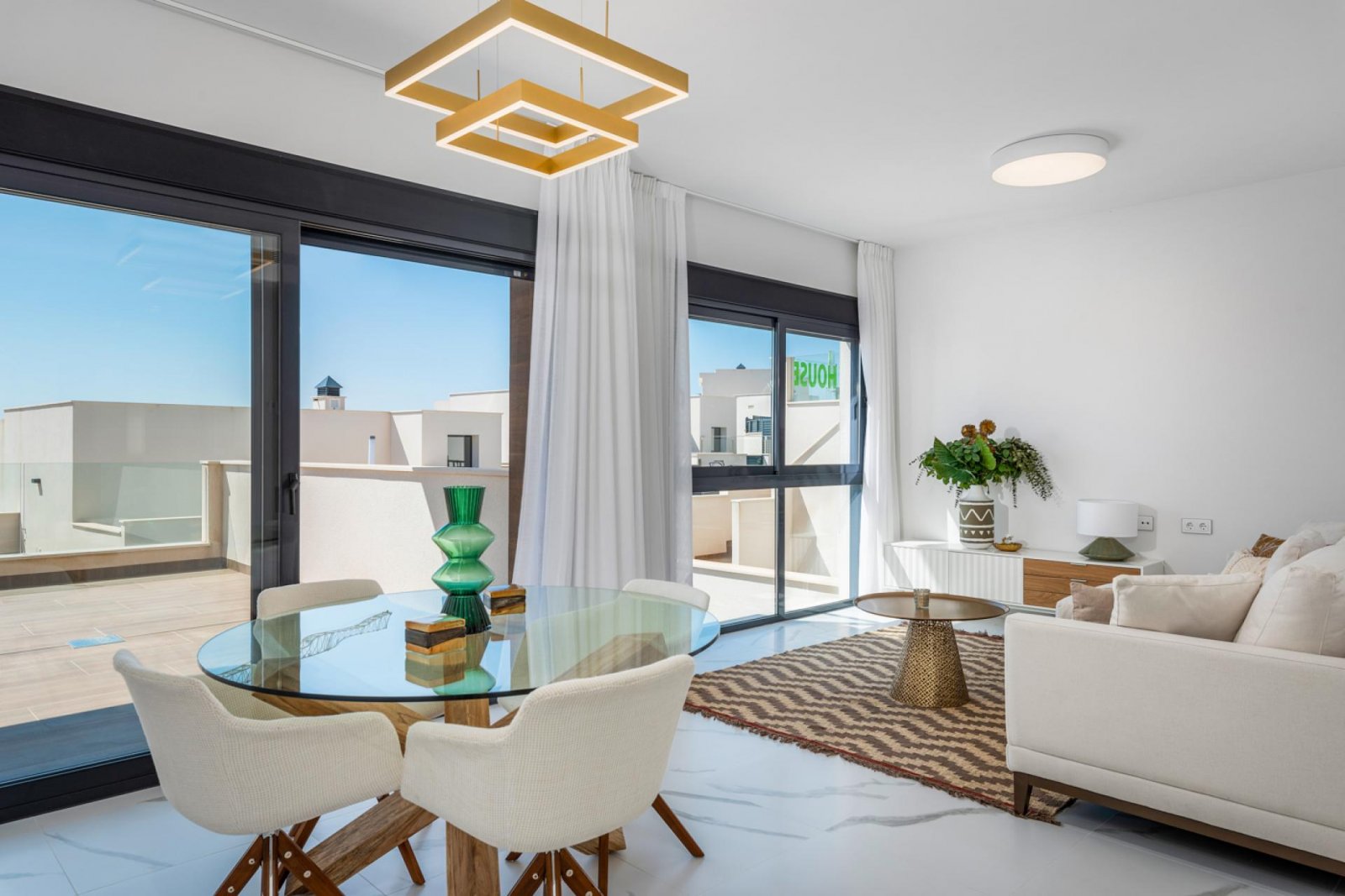 Komfortable Wohnung mit Garten oder Dachterrasse