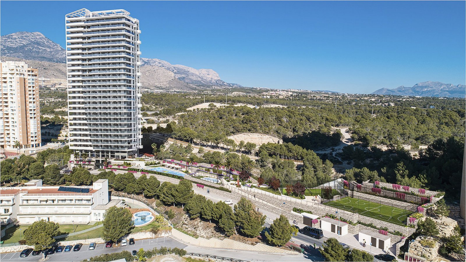 Benidorm: Elegante Wohnung mit 2 Schlafzimmern, Poolzugang und Stellplatz 