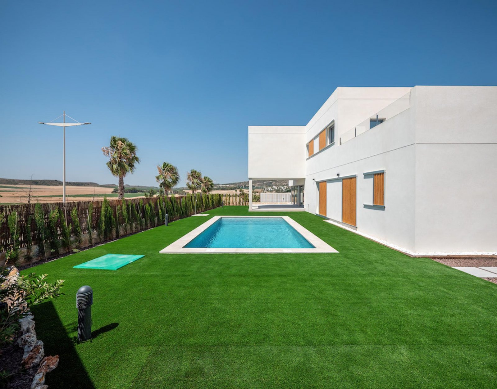 Luxusvilla mit Pool und Golfblick