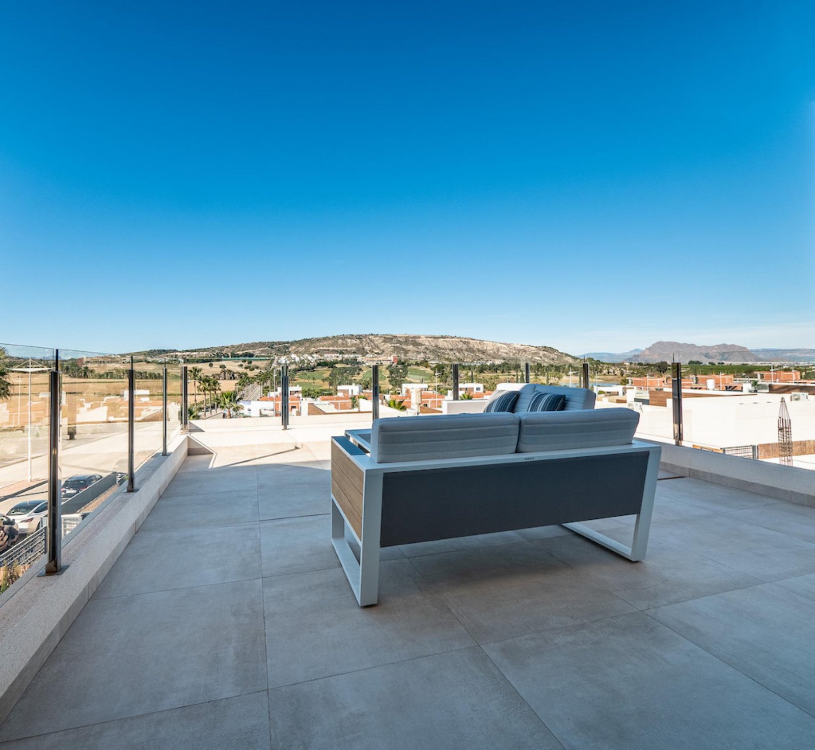 Luxusvilla mit Pool und Golfblick