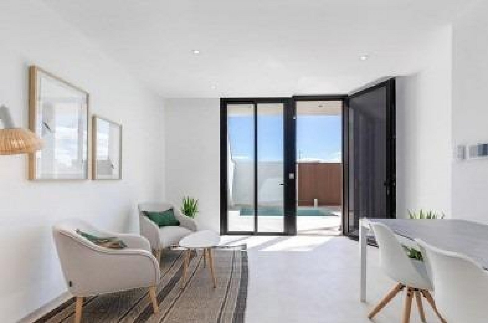 Modernes Apartment mit Solarium und Pool