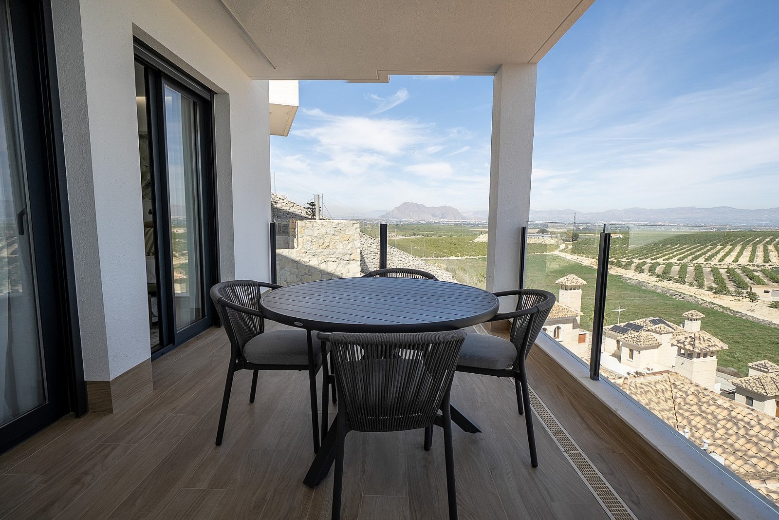 Premium-Villa mit Pool in begehrter Golflage